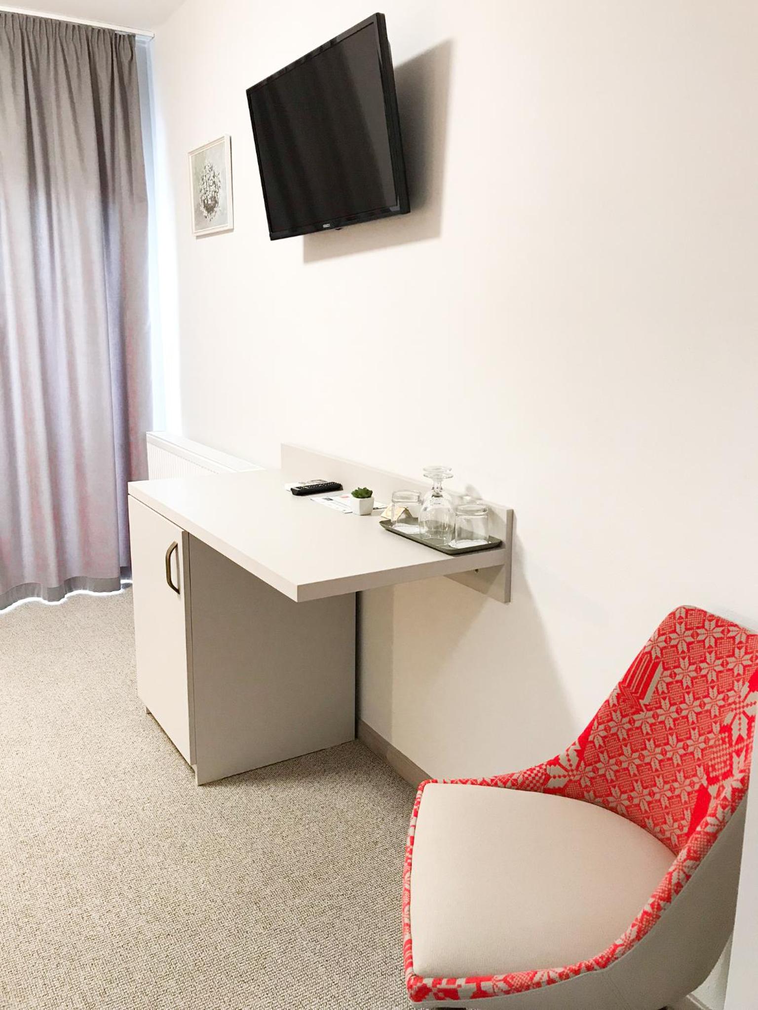 Standard Twin Room - Photo 3