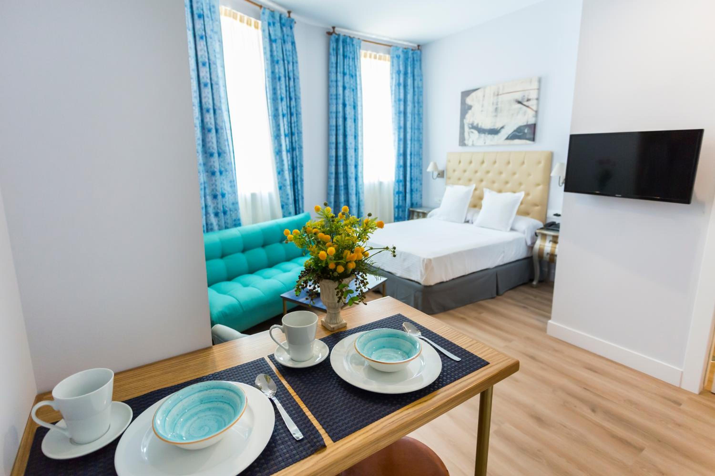 Studio Apartment photo 2