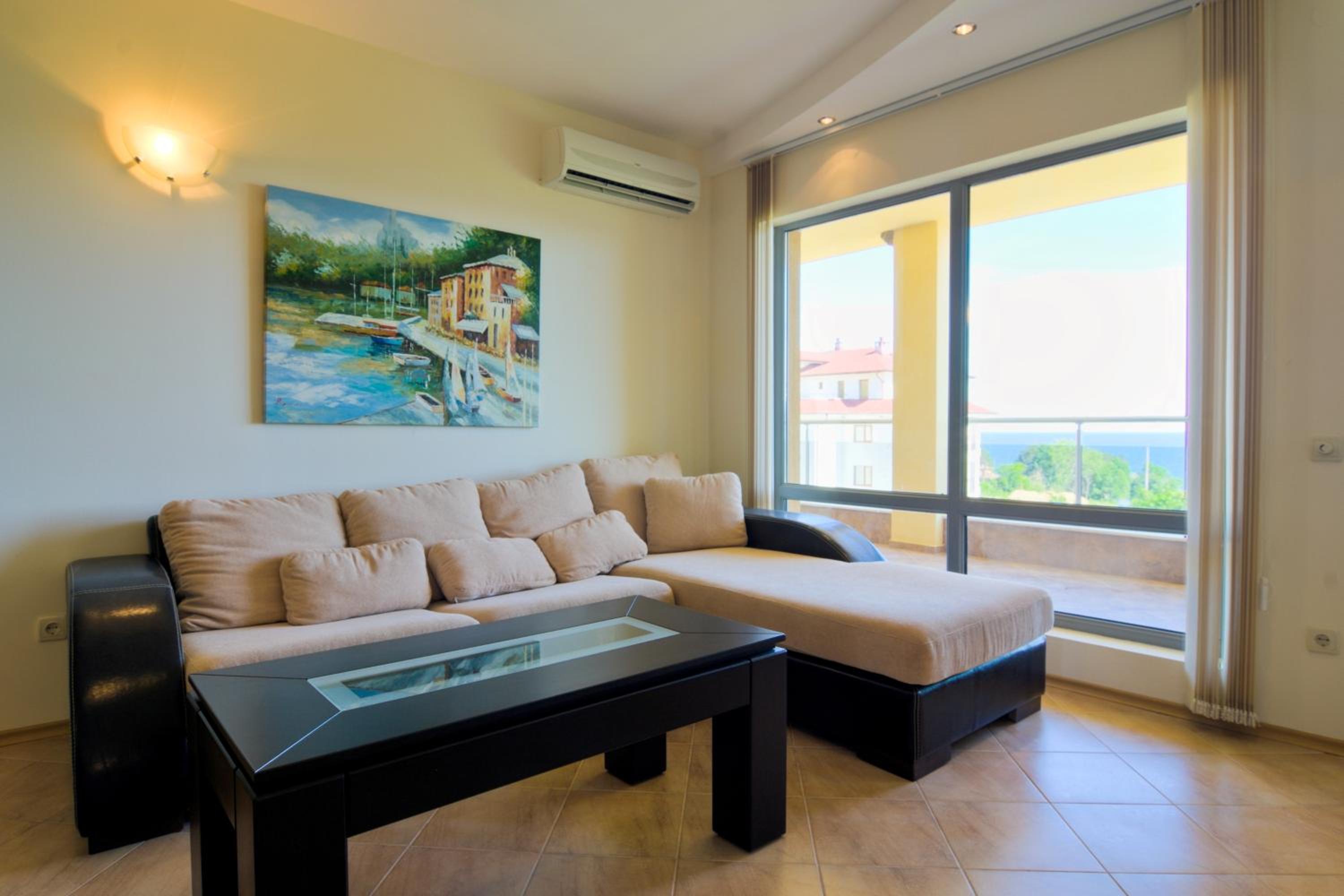 Two-Bedroom Apartment with Balcony (4 Adults) photo 3