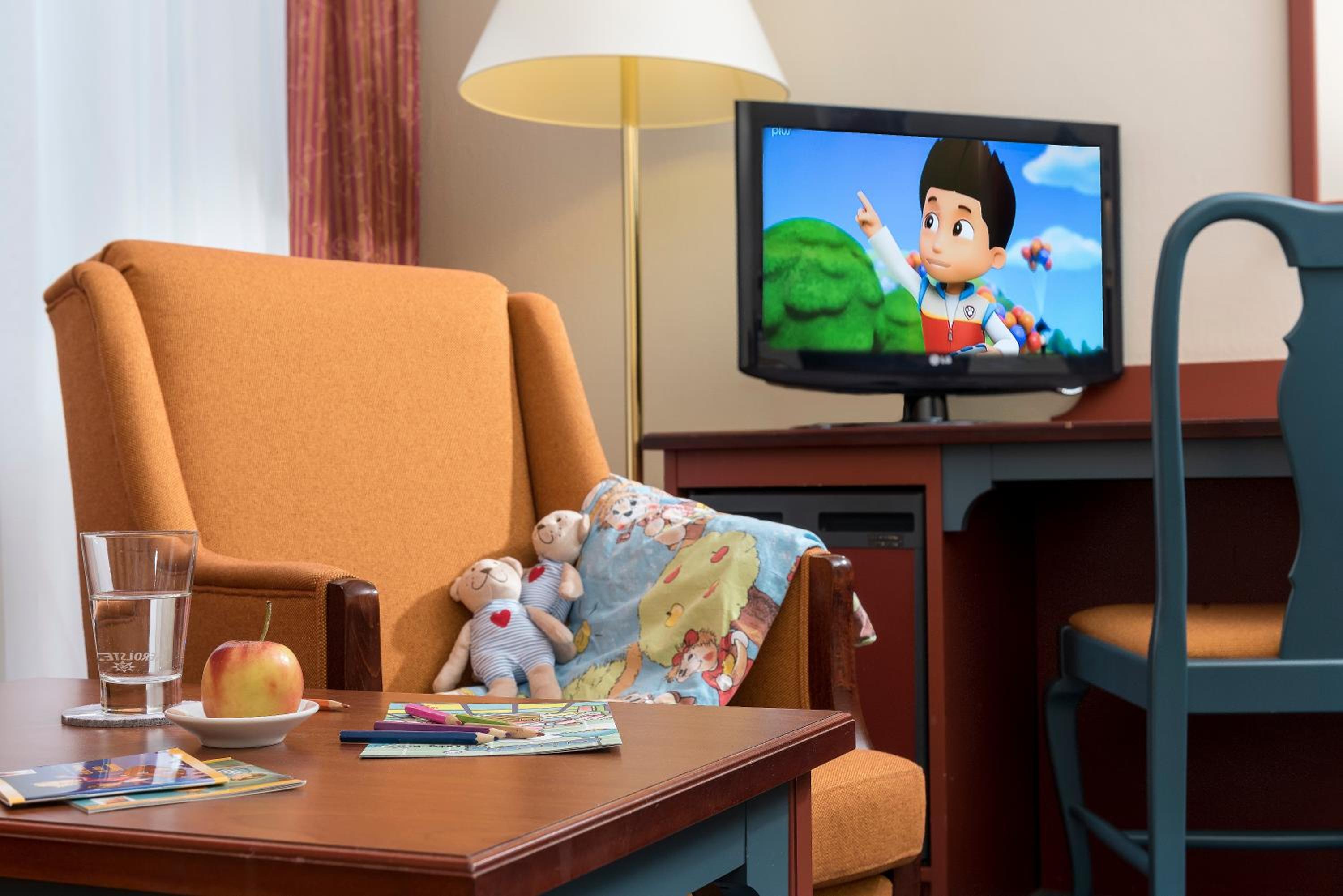 Family Room (2 Adults + 1 Children) - Photo 11