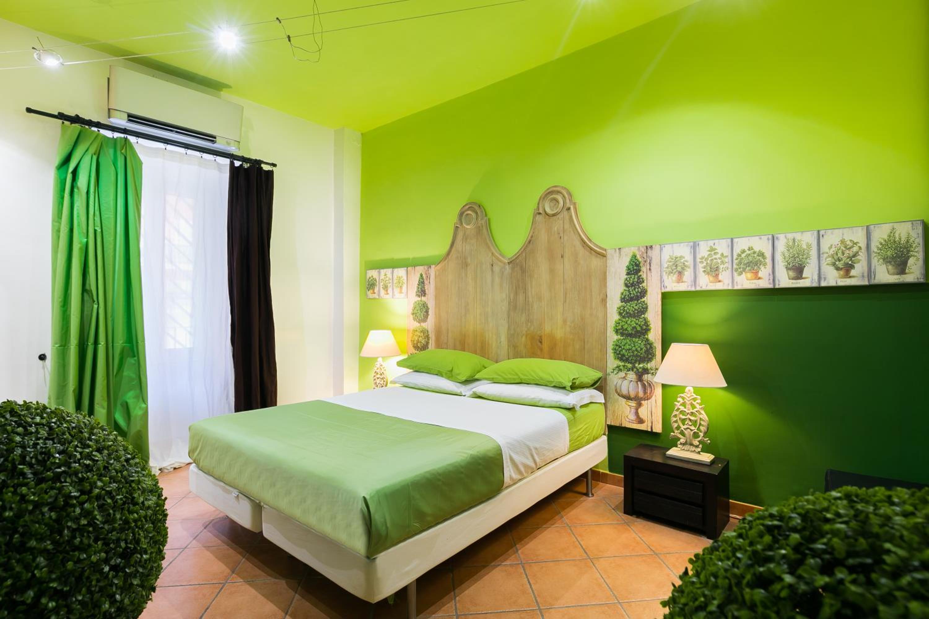 One-Bedroom Apartment with Balcony photo 1