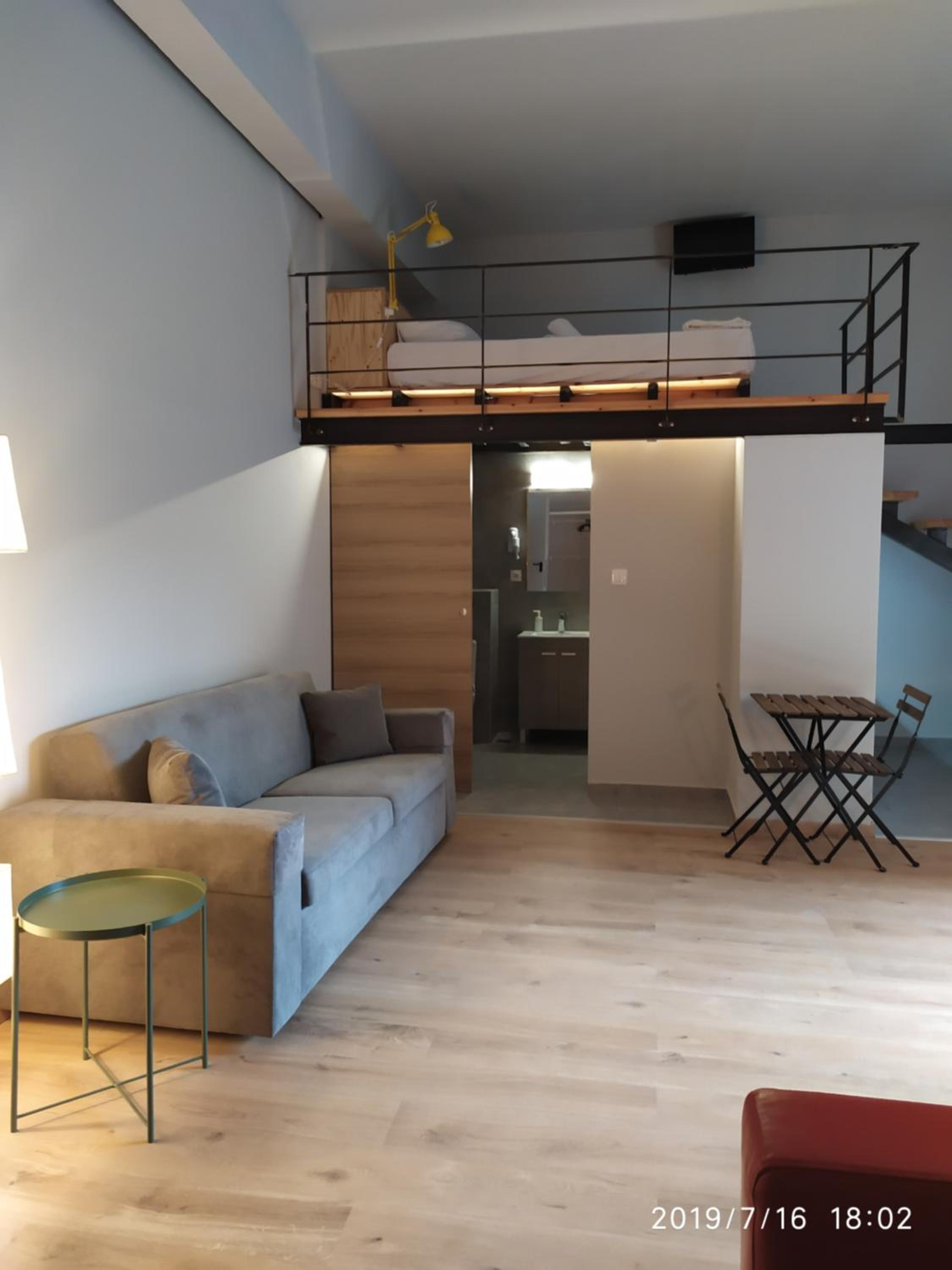 One-Bedroom Apartment - Photo 3