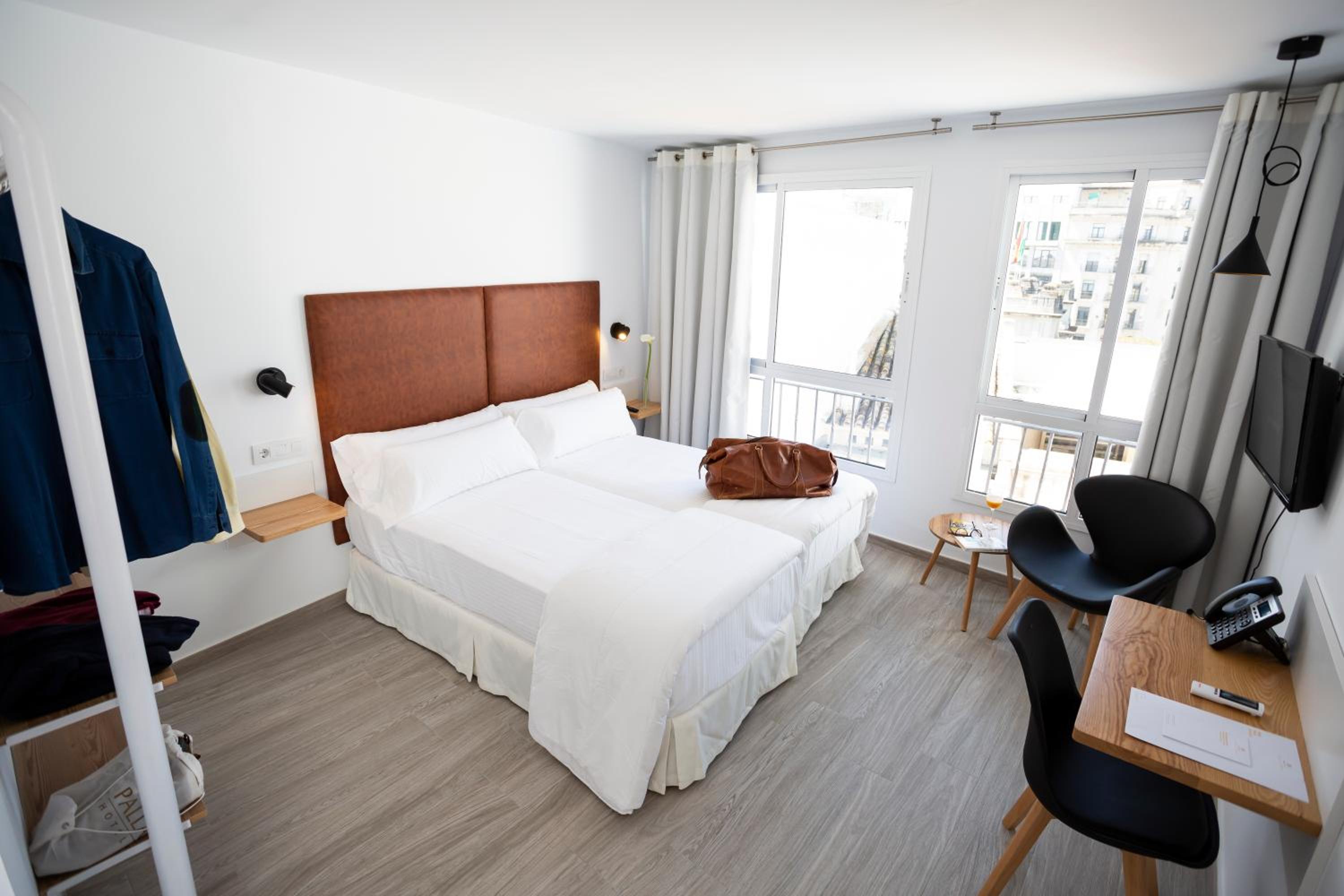 Double or Twin Room photo 3