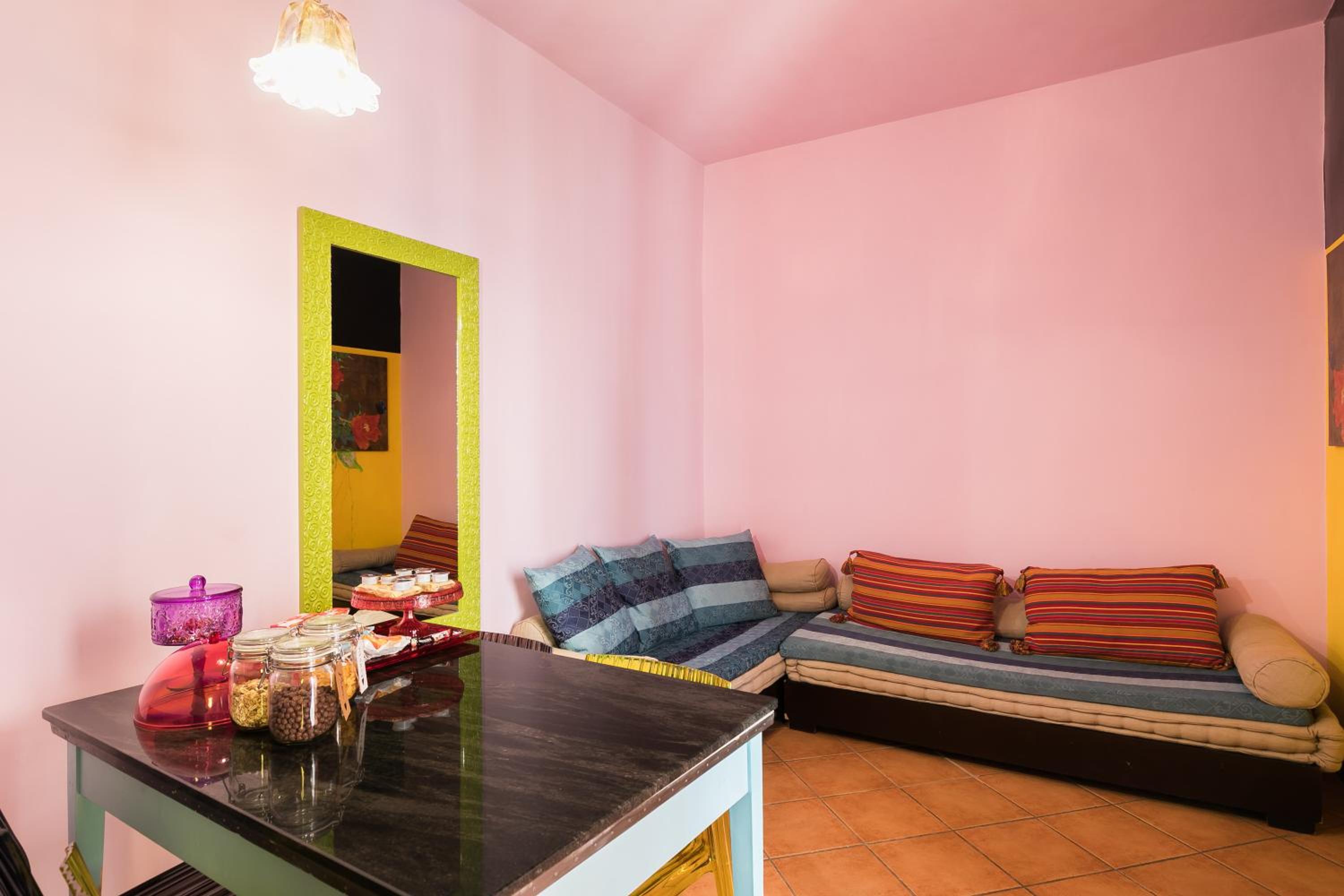 Deluxe One-Bedroom Apartment with Balcony photo 2