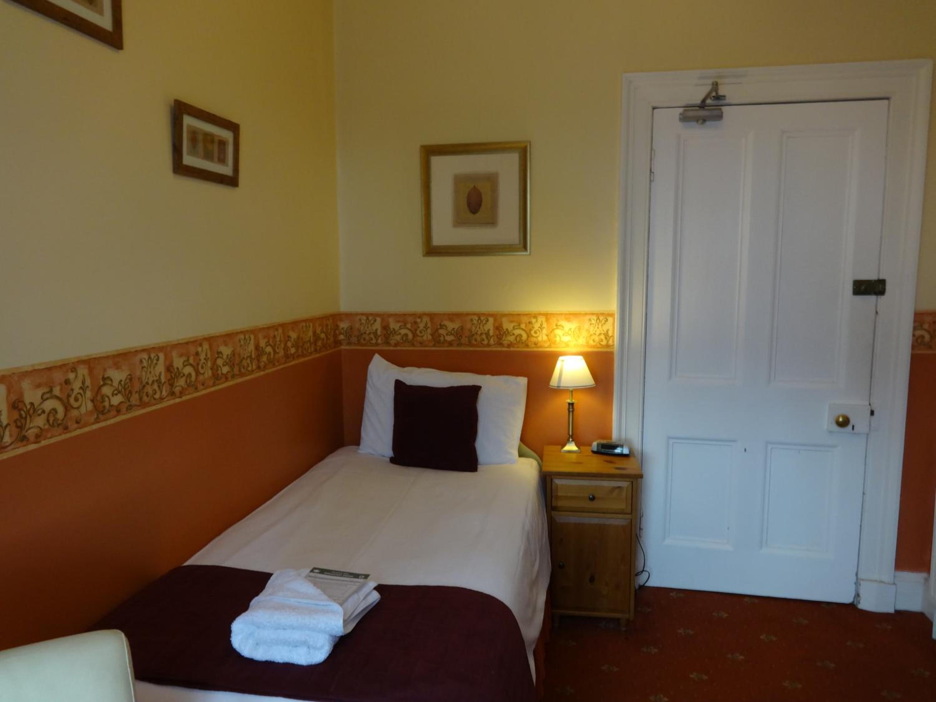 Single Room with Private External Bathroom photo 2