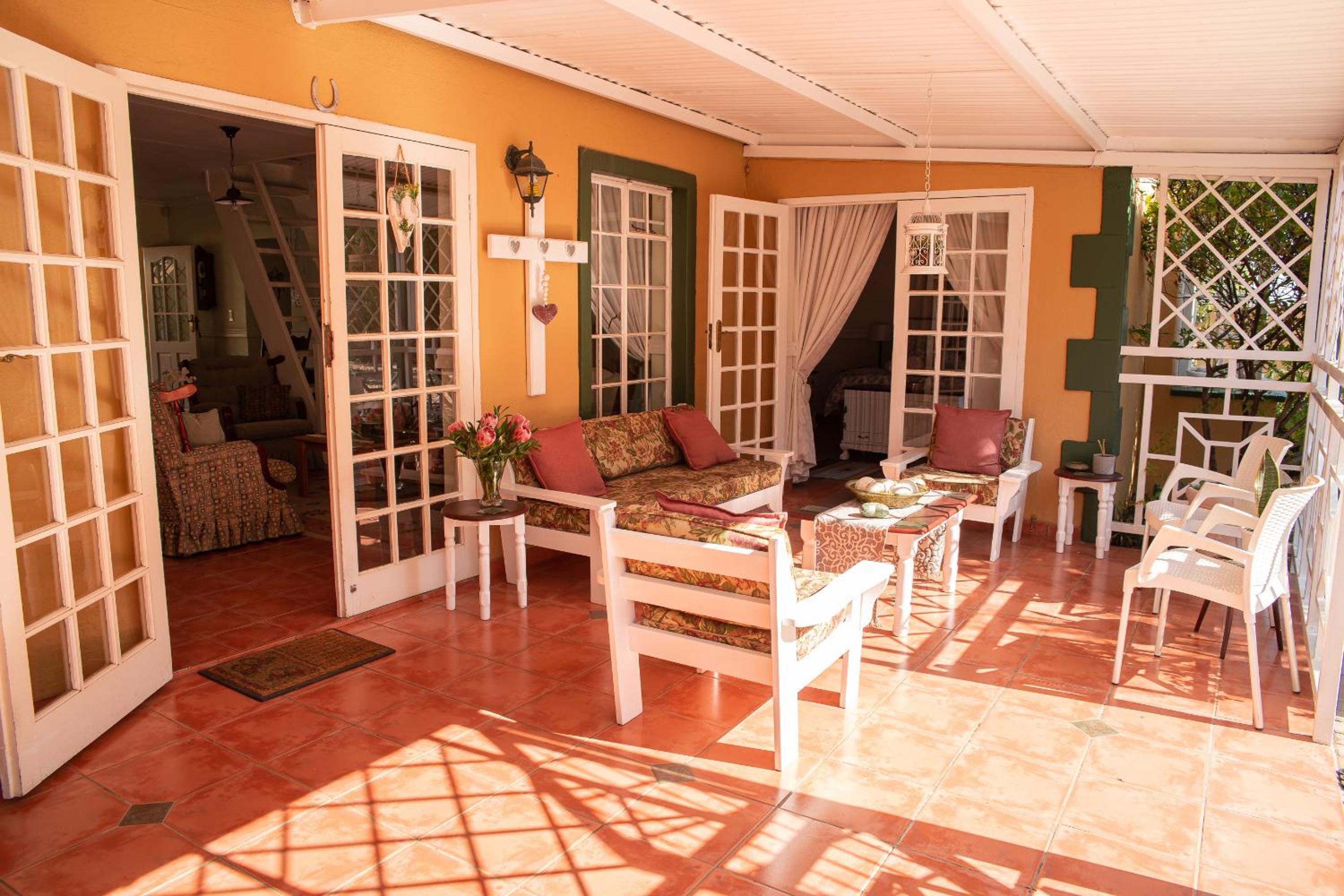 Queen Room - Photo 12