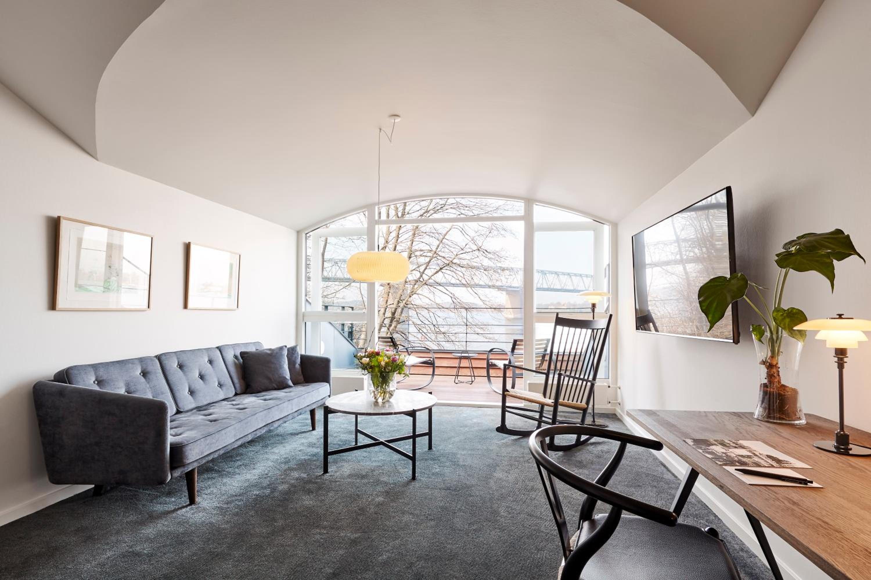 Superior Suite with Sea View - Photo 1