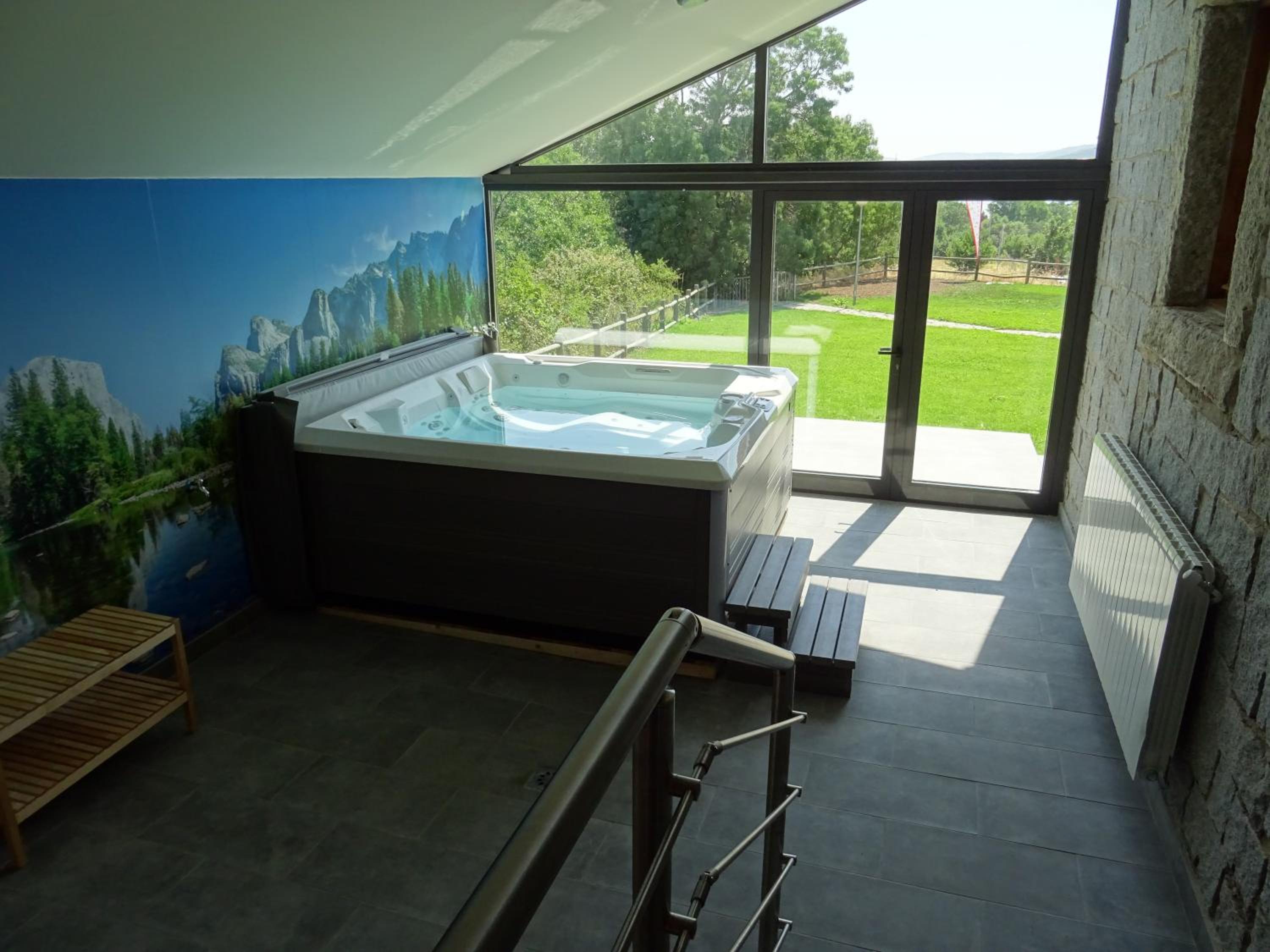Suite with Mountain View - Photo 12