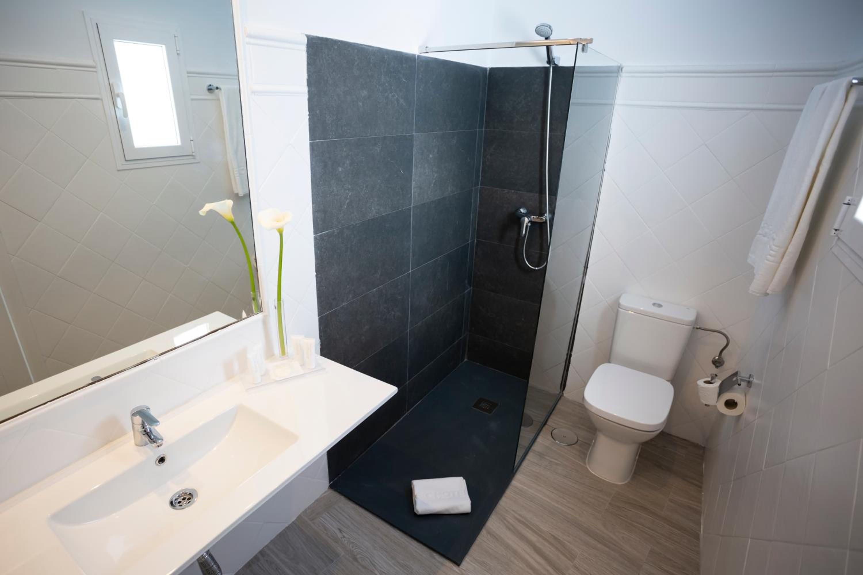 Double or Twin Room photo 2