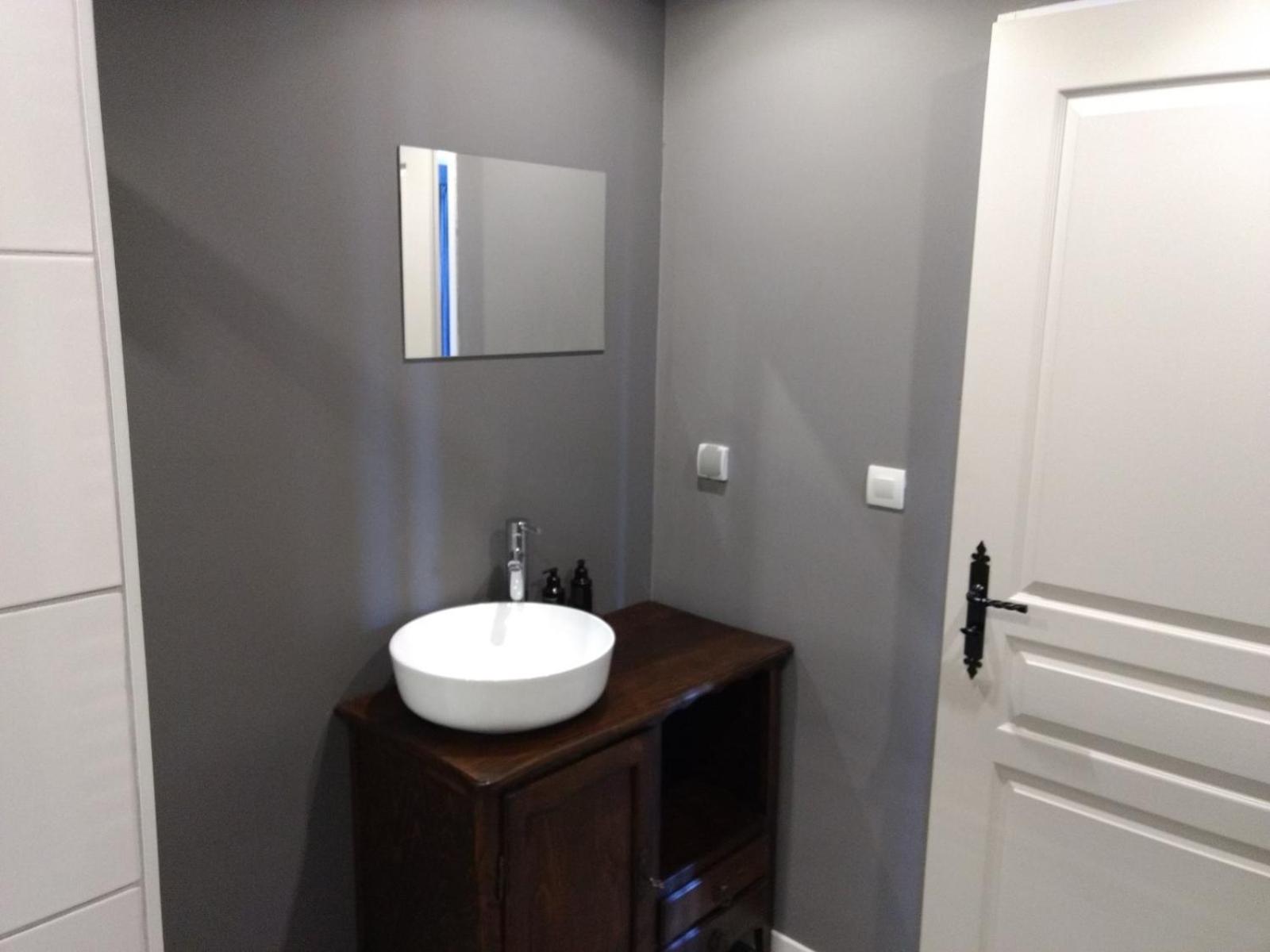 Twin Room with Private External Bathroom photo 1
