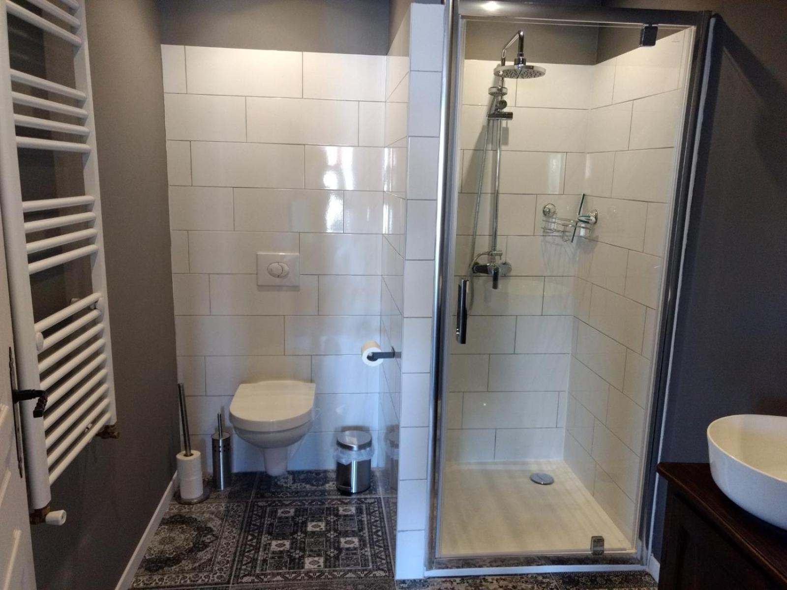 Twin Room with Private External Bathroom photo 2