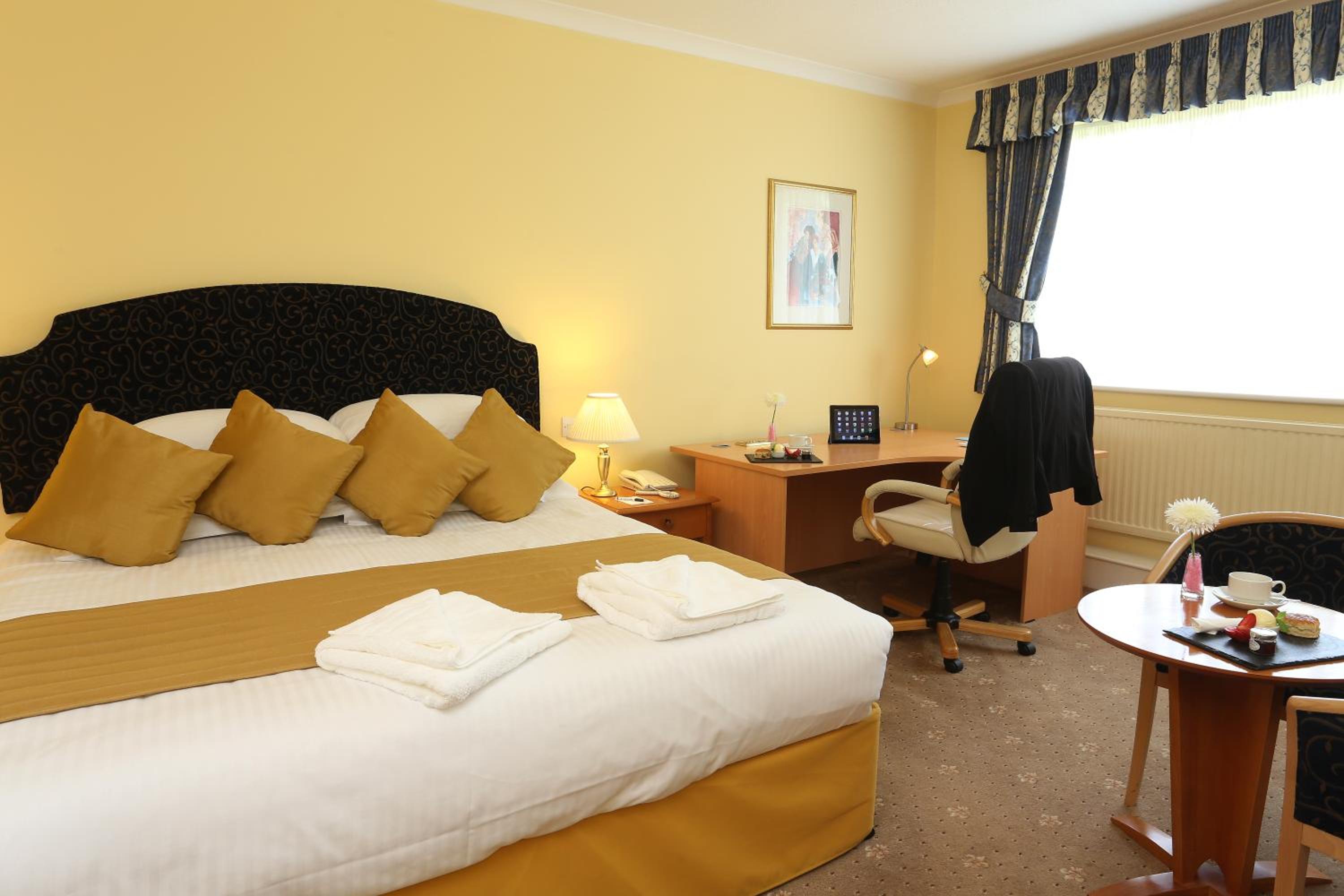 Superior Queen Room with Queen Bed - Non-Smoking - Photo 9