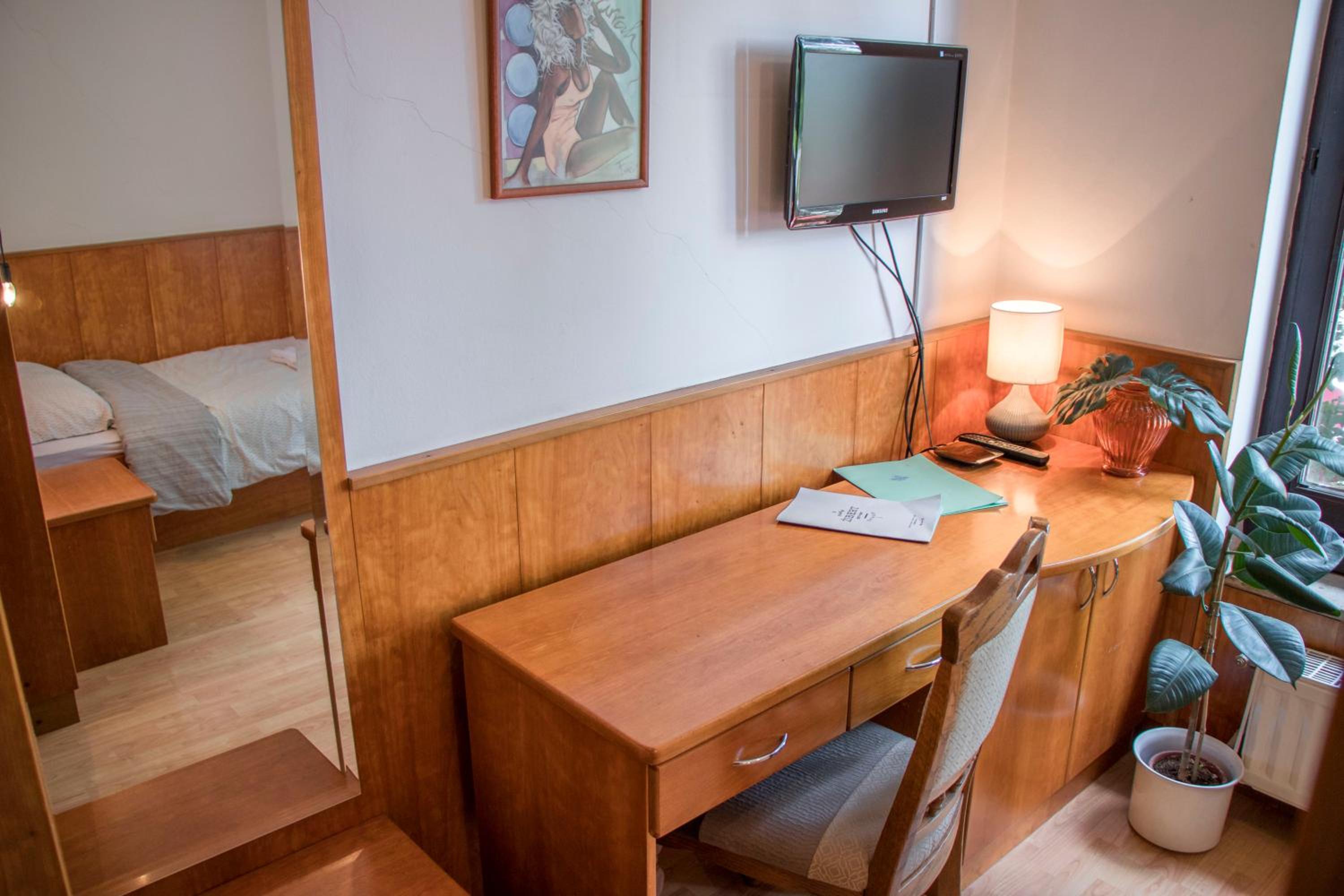 Single Room with Parking photo 3