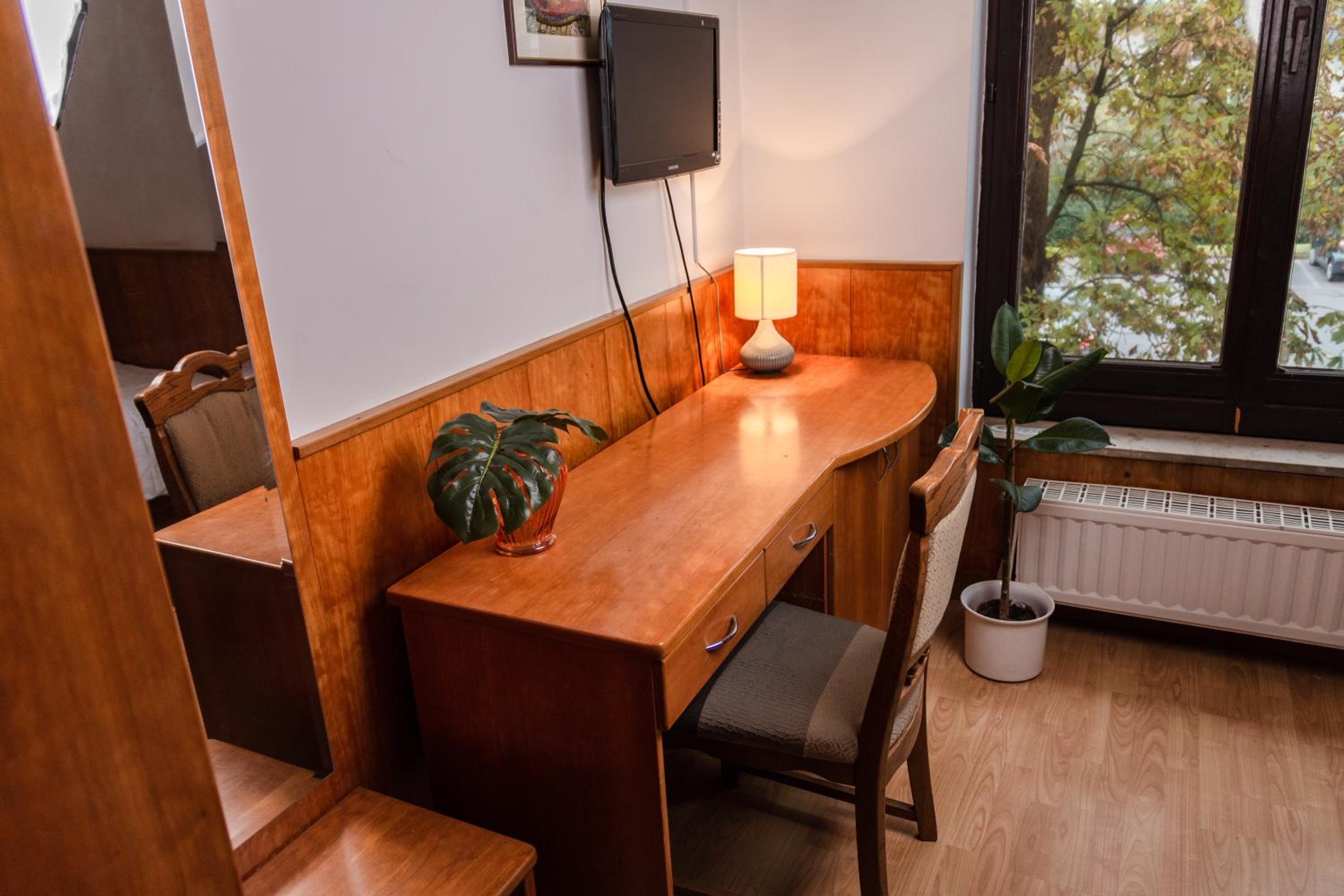 Single Room with Parking photo 1