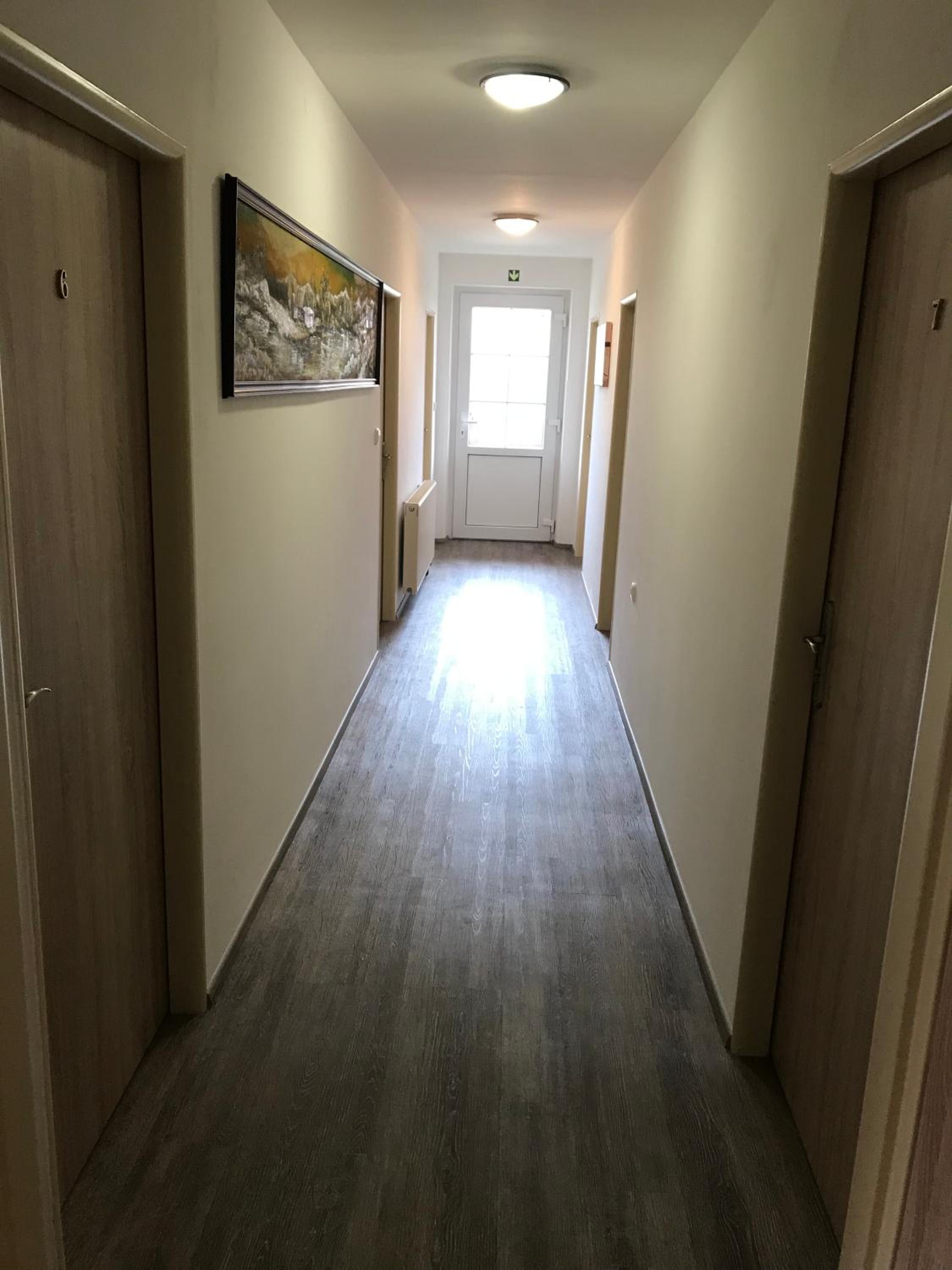 Small Double Room - Photo 9