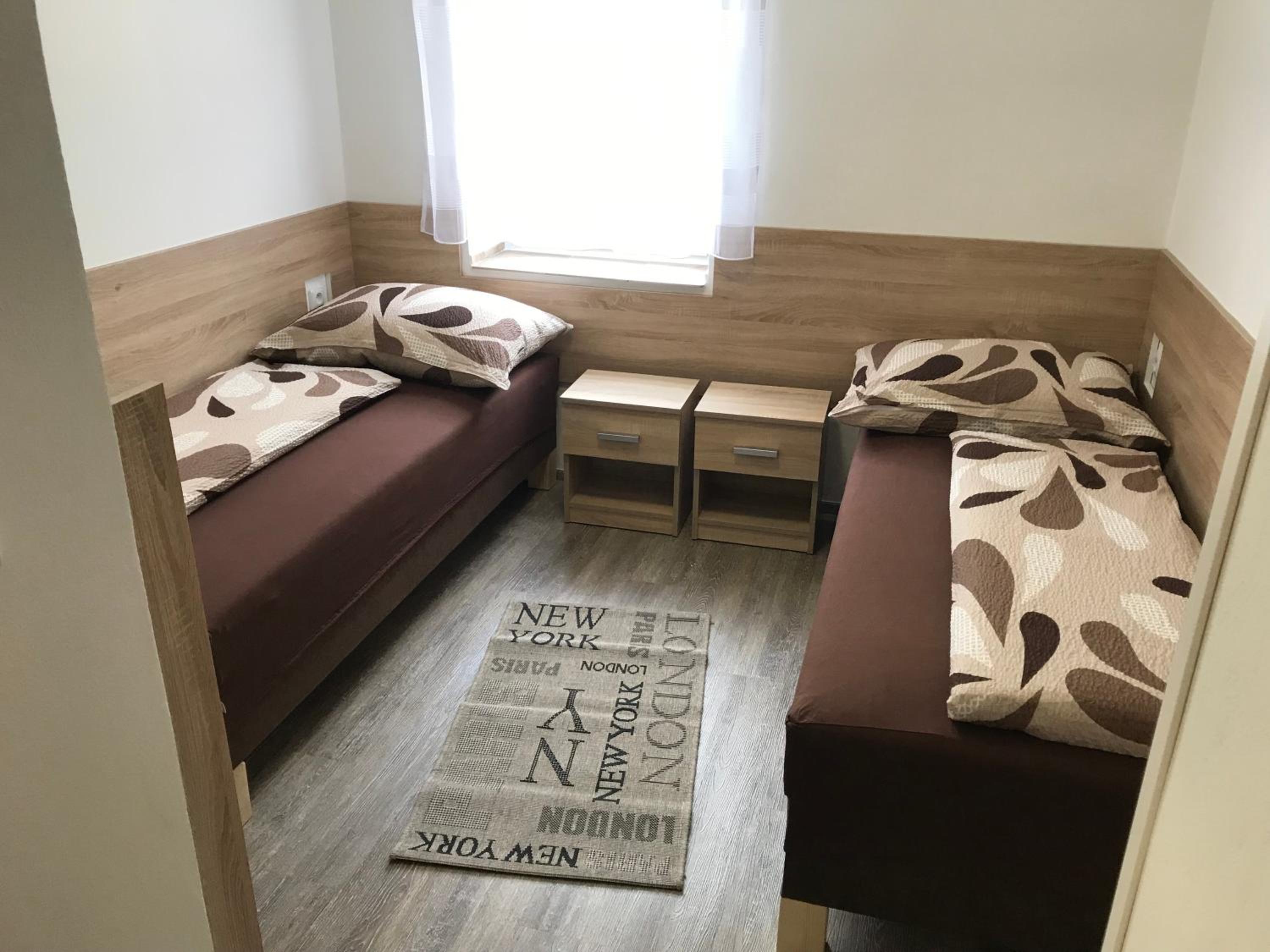 Small Double Room - Photo 2