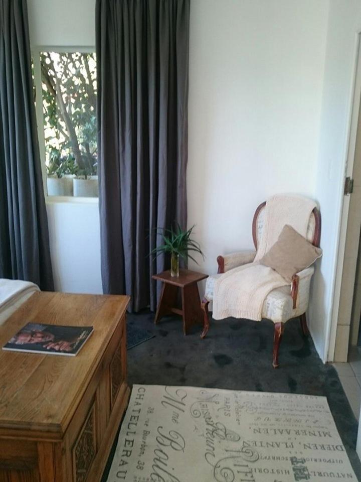 One-Bedroom Apartment - Photo 4