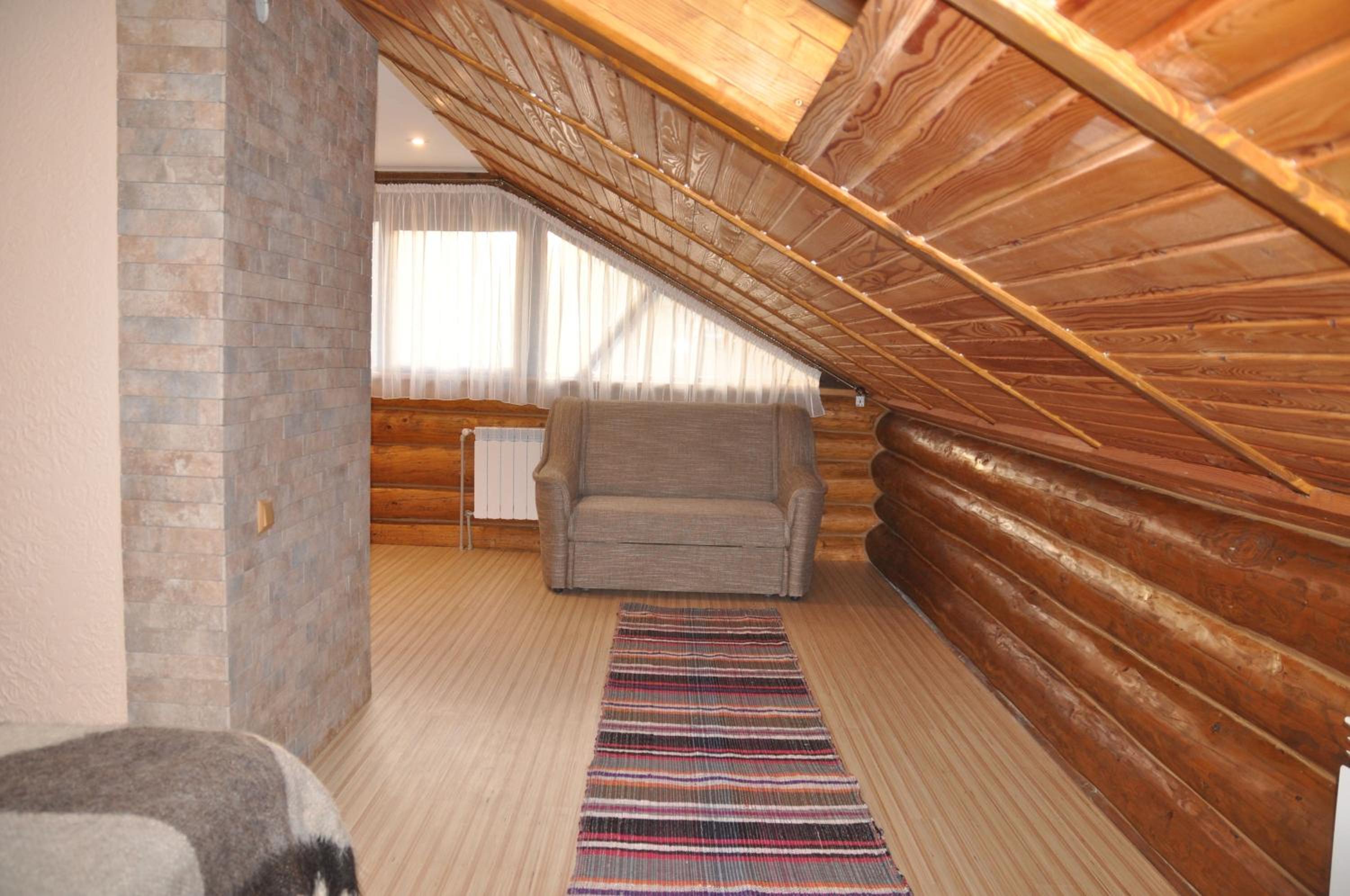 Standard Family Room photo 1