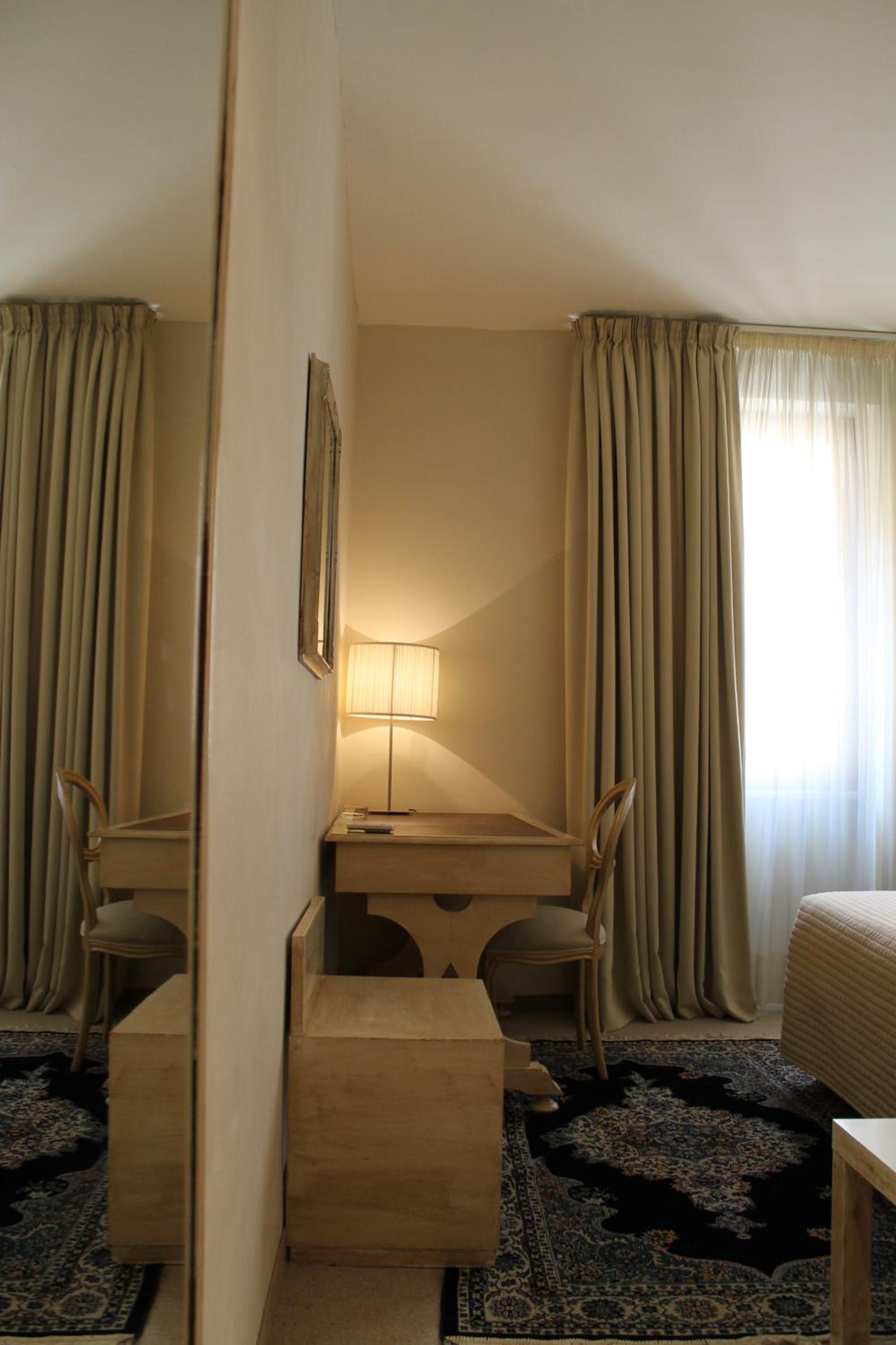 Double Room - Photo 7
