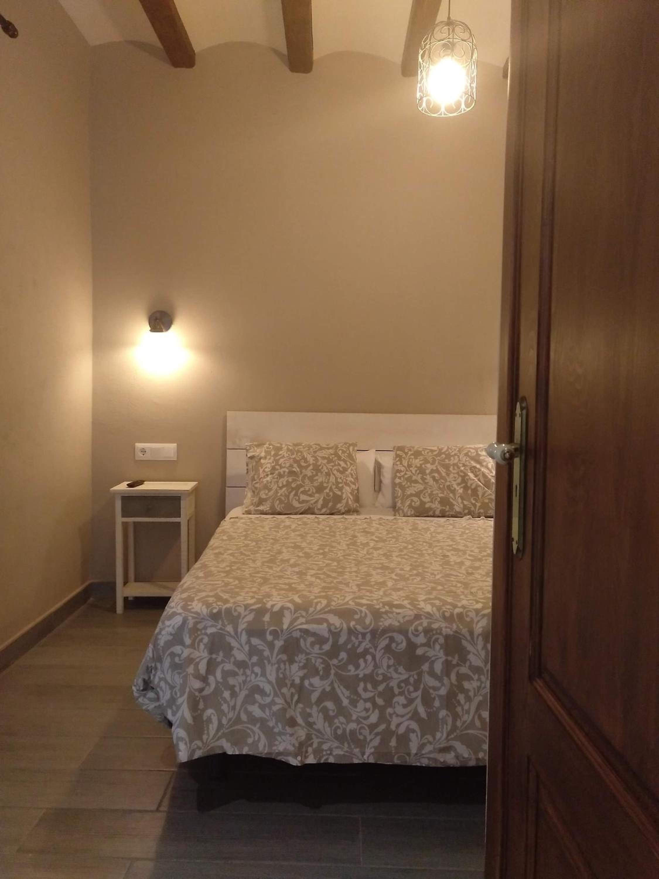Double or Twin Room with Balcony and Mountain View - Photo 14