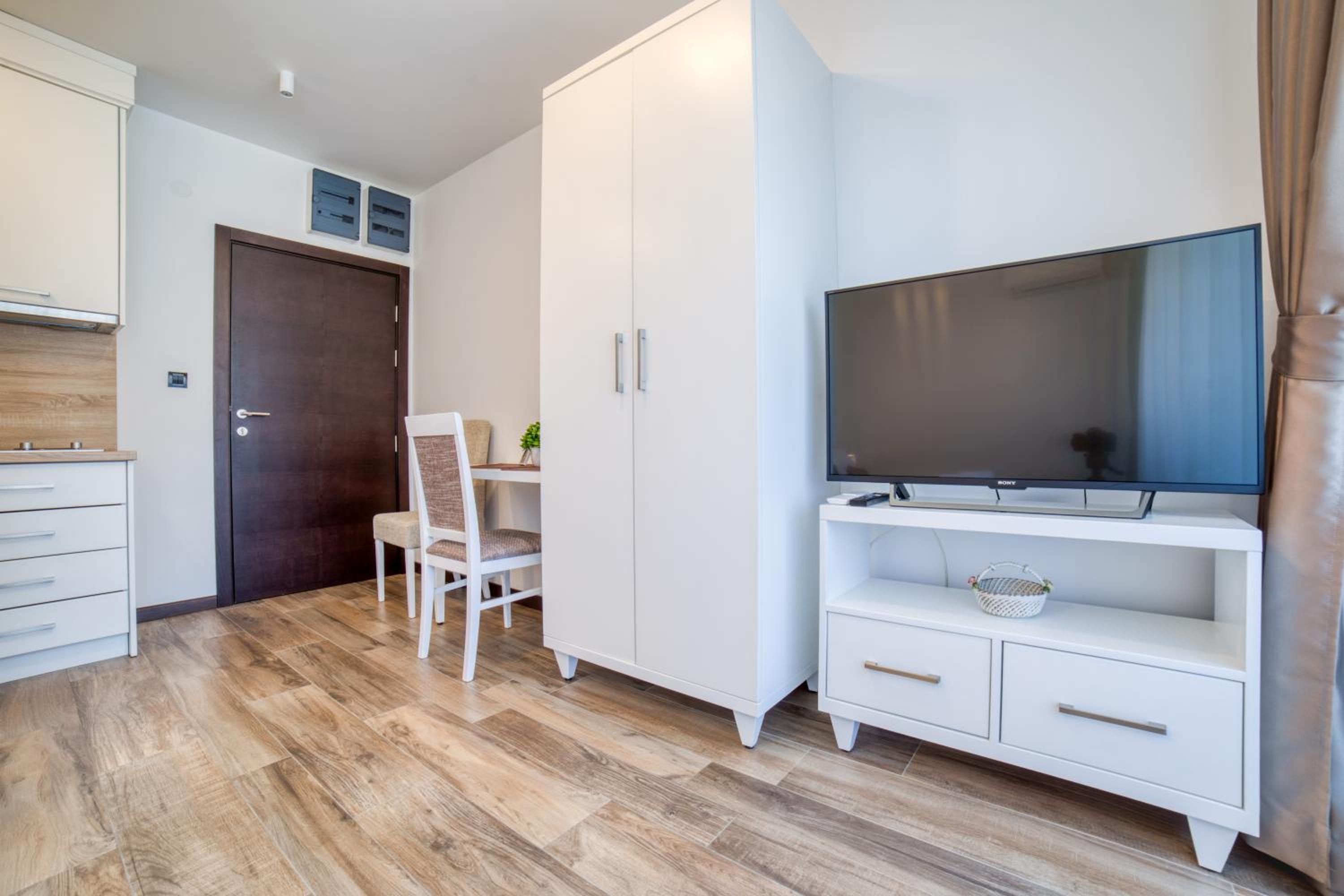 Studio Apartment with Sea View - Photo 2