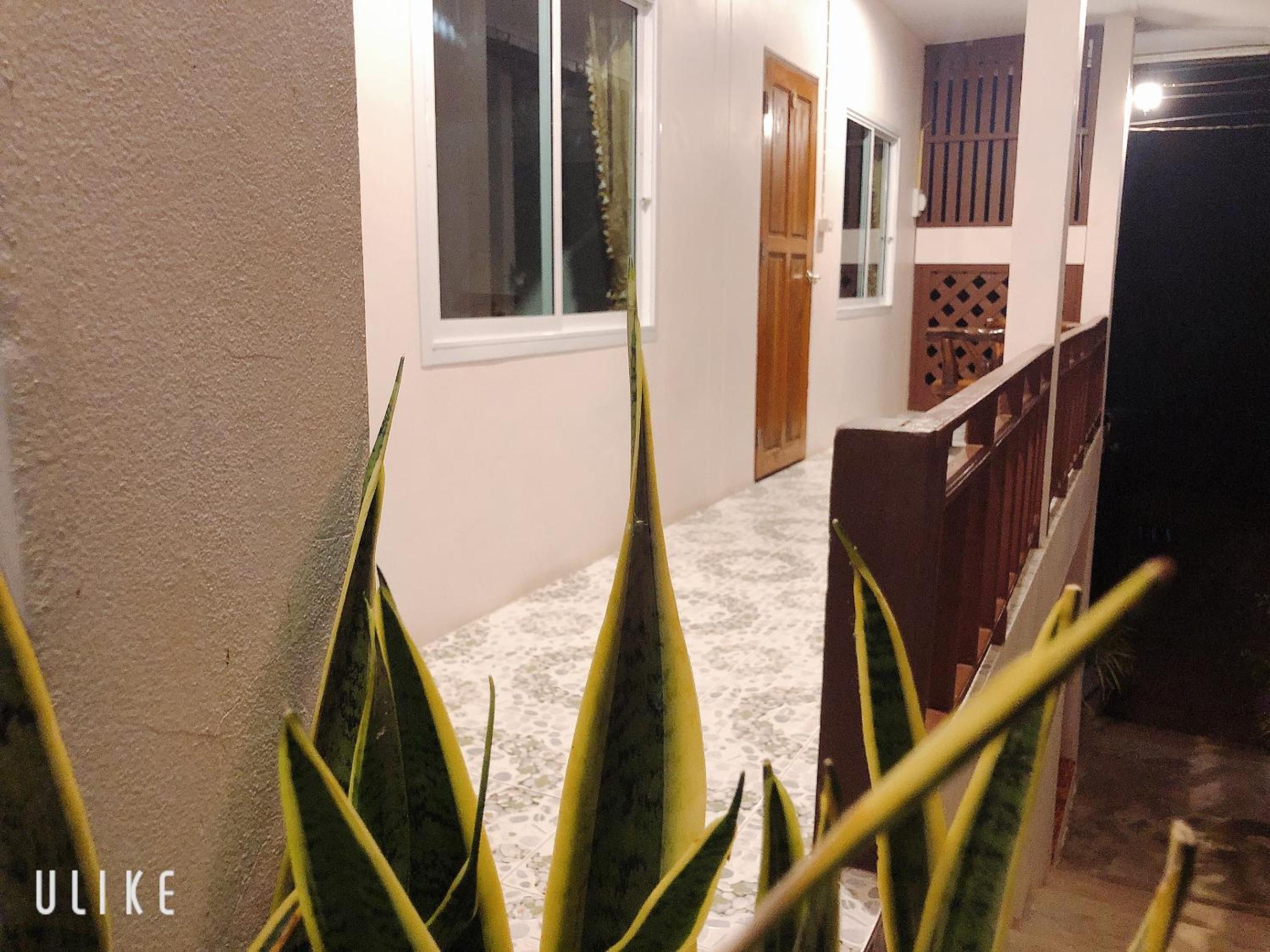 Deluxe Room - Photo 9