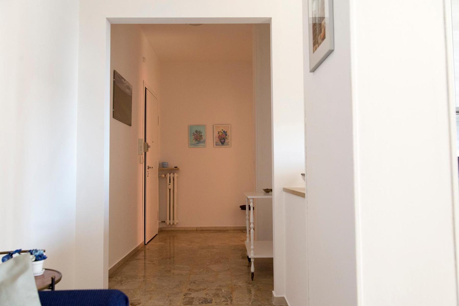 One-Bedroom Apartment - Photo 14