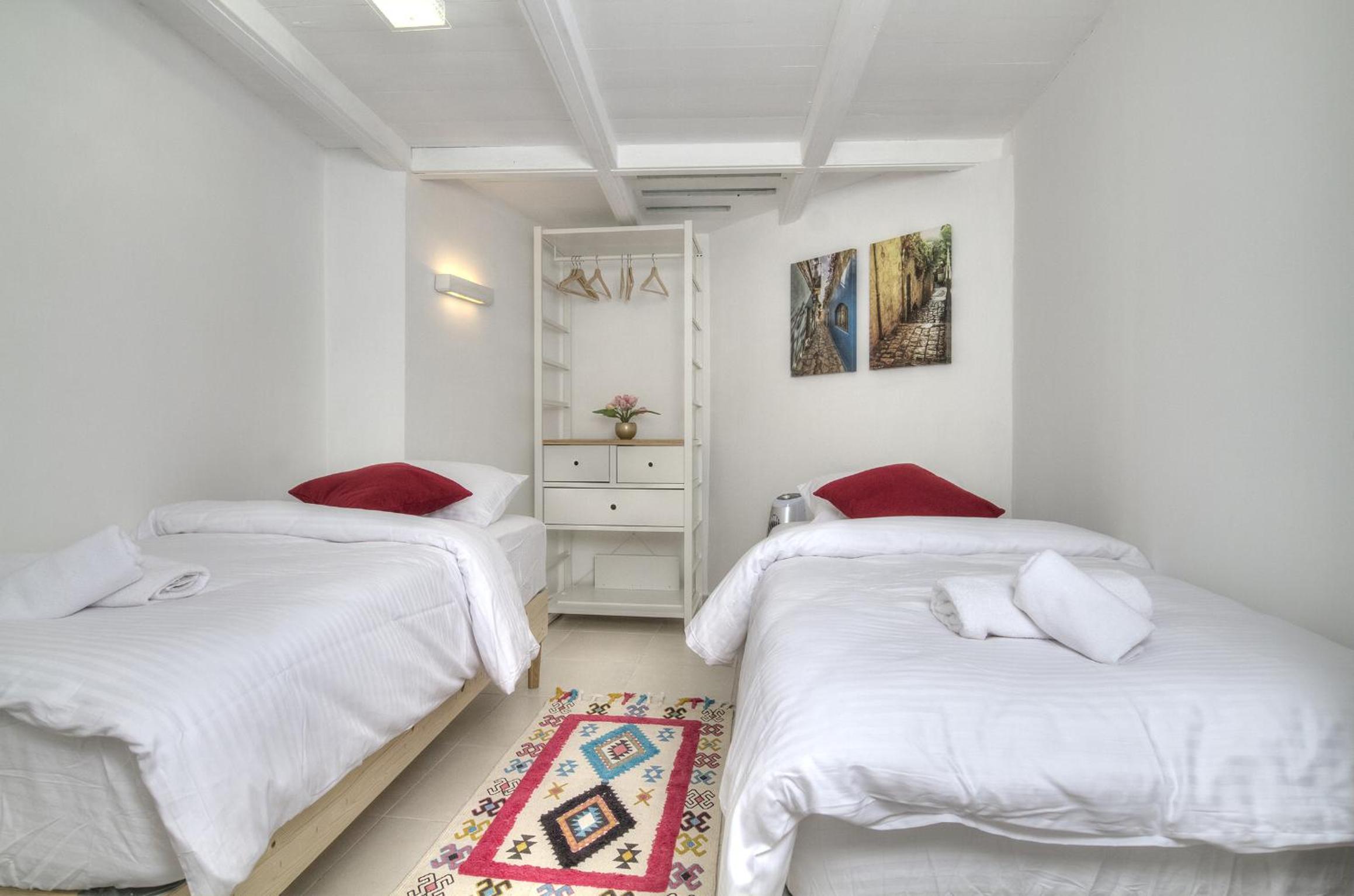 Two-Bedroom Townhouse - Photo 2