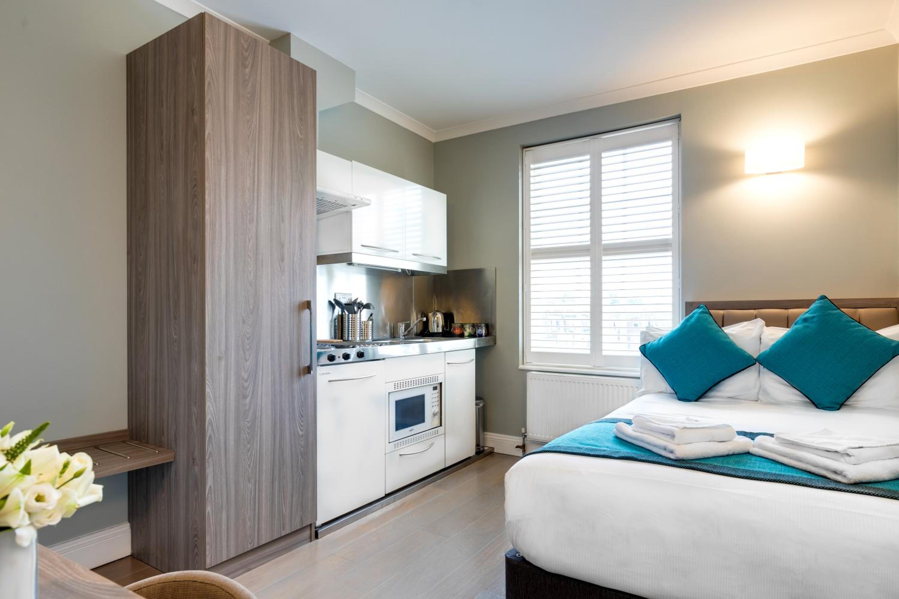 Petite Double Studio Apartment photo 1