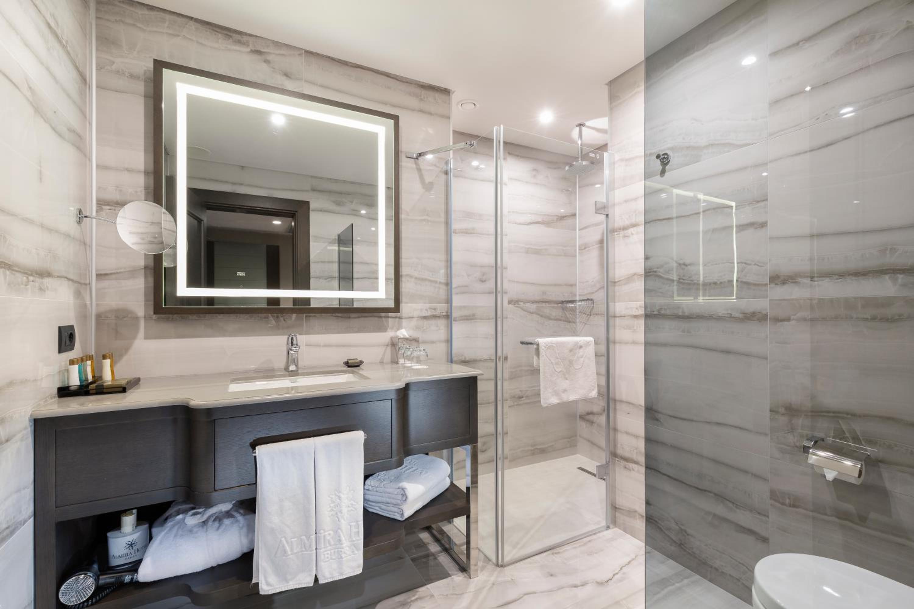 Superior Double or Twin Room - Photo 6