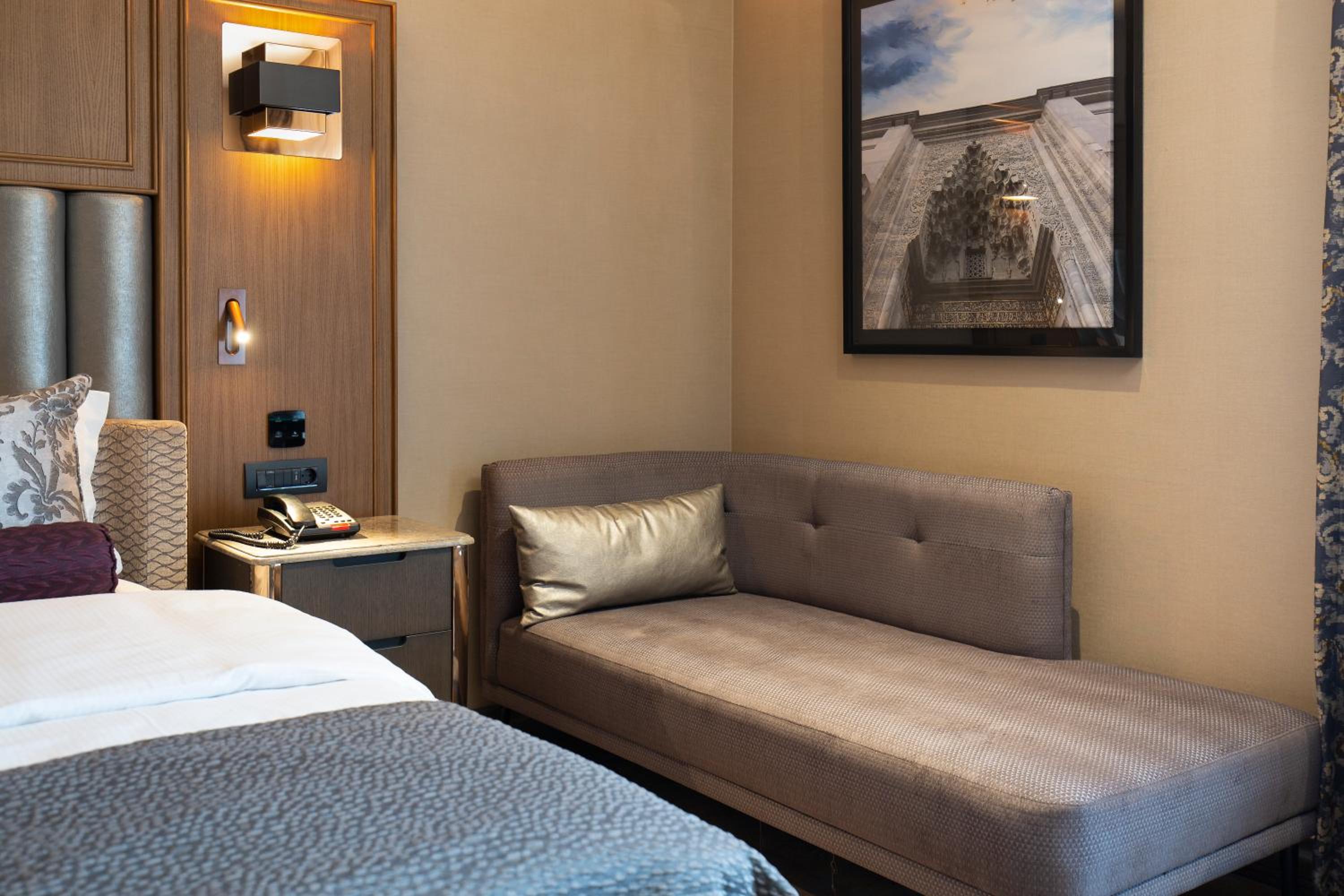 Superior Double or Twin Room - Photo 9