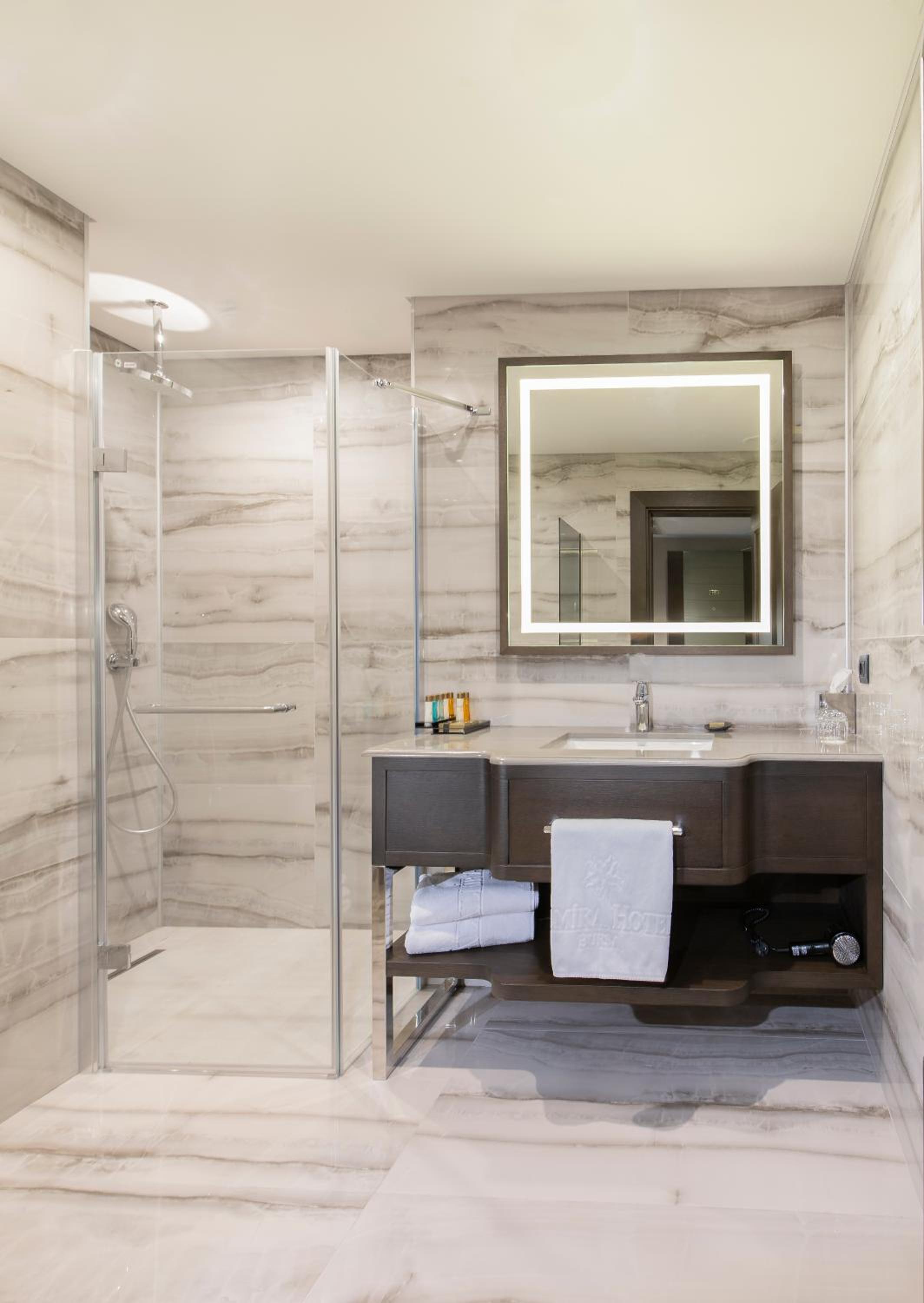 Superior Double or Twin Room - Photo 3