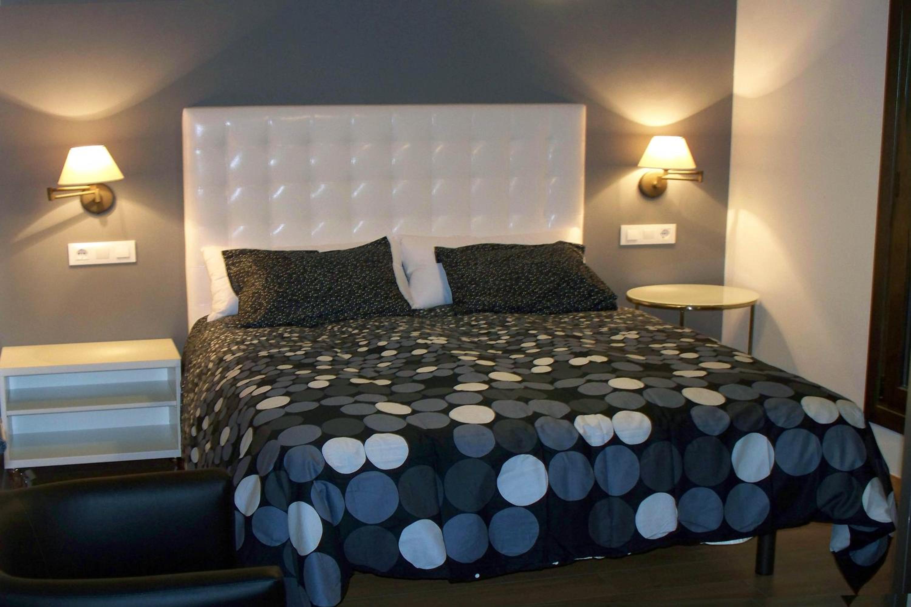 Two-Bedroom Apartment - Photo 14