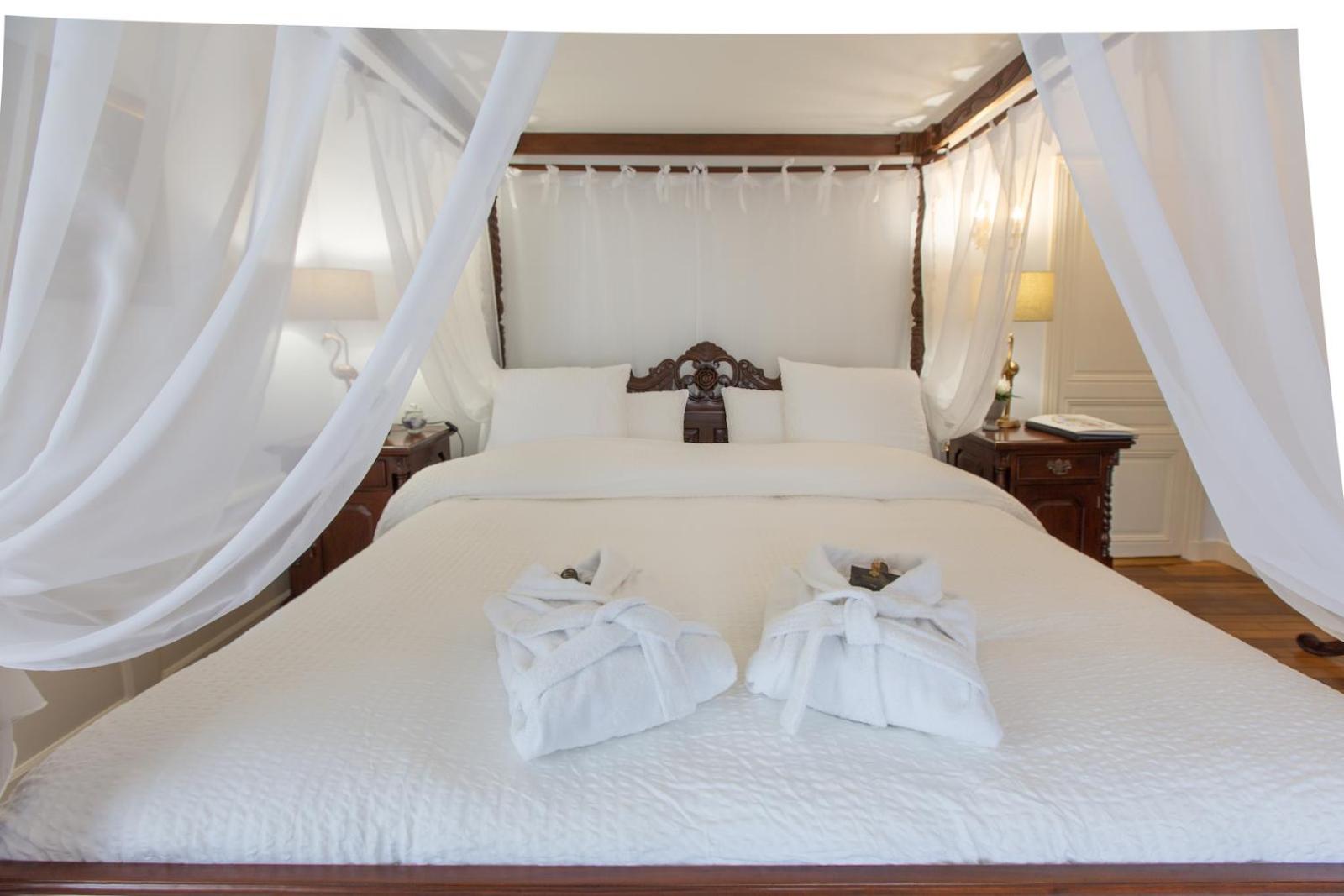 Deluxe King Room - Photo 15