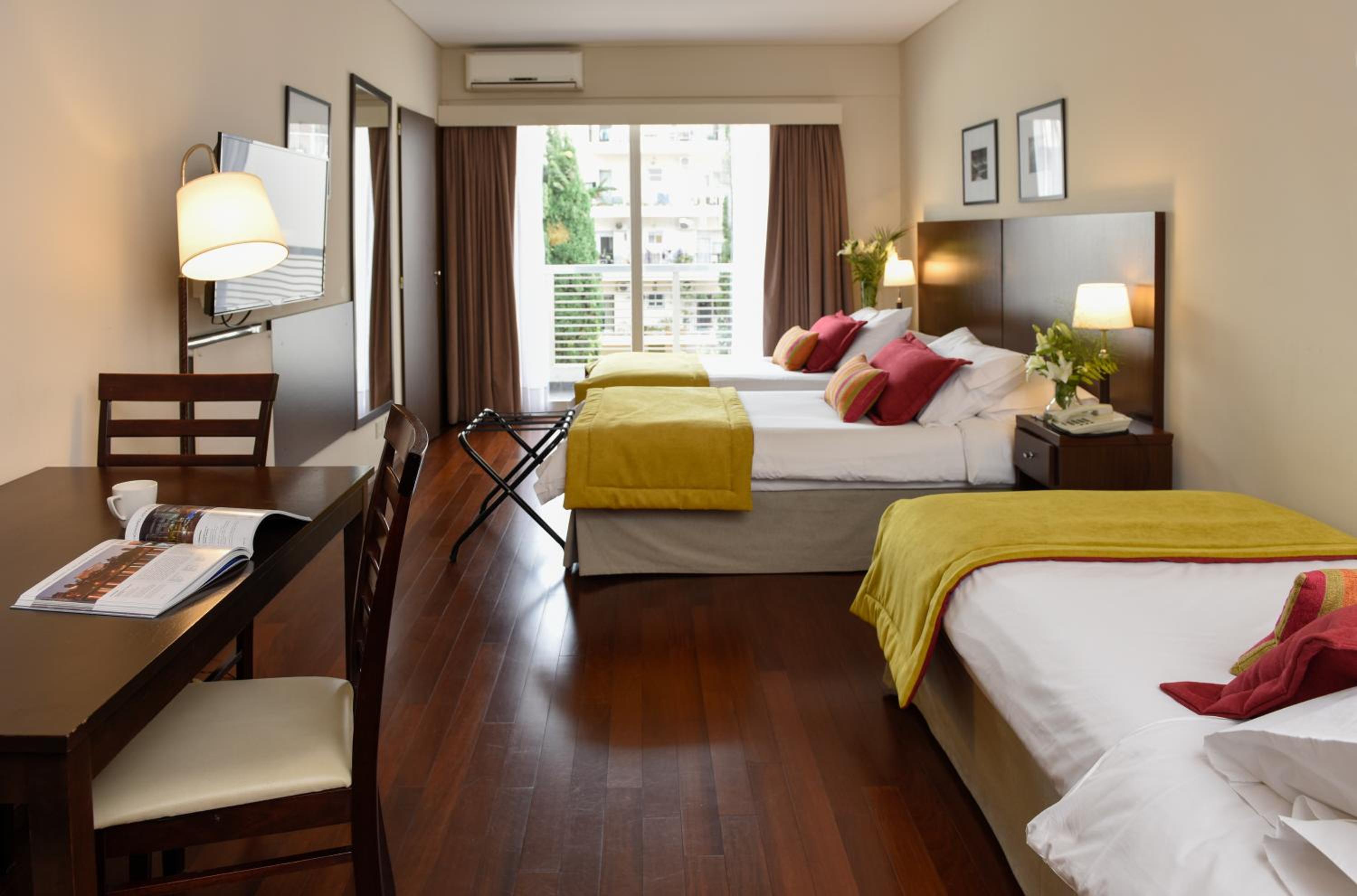 Junior Suite (3 Adults) photo 1