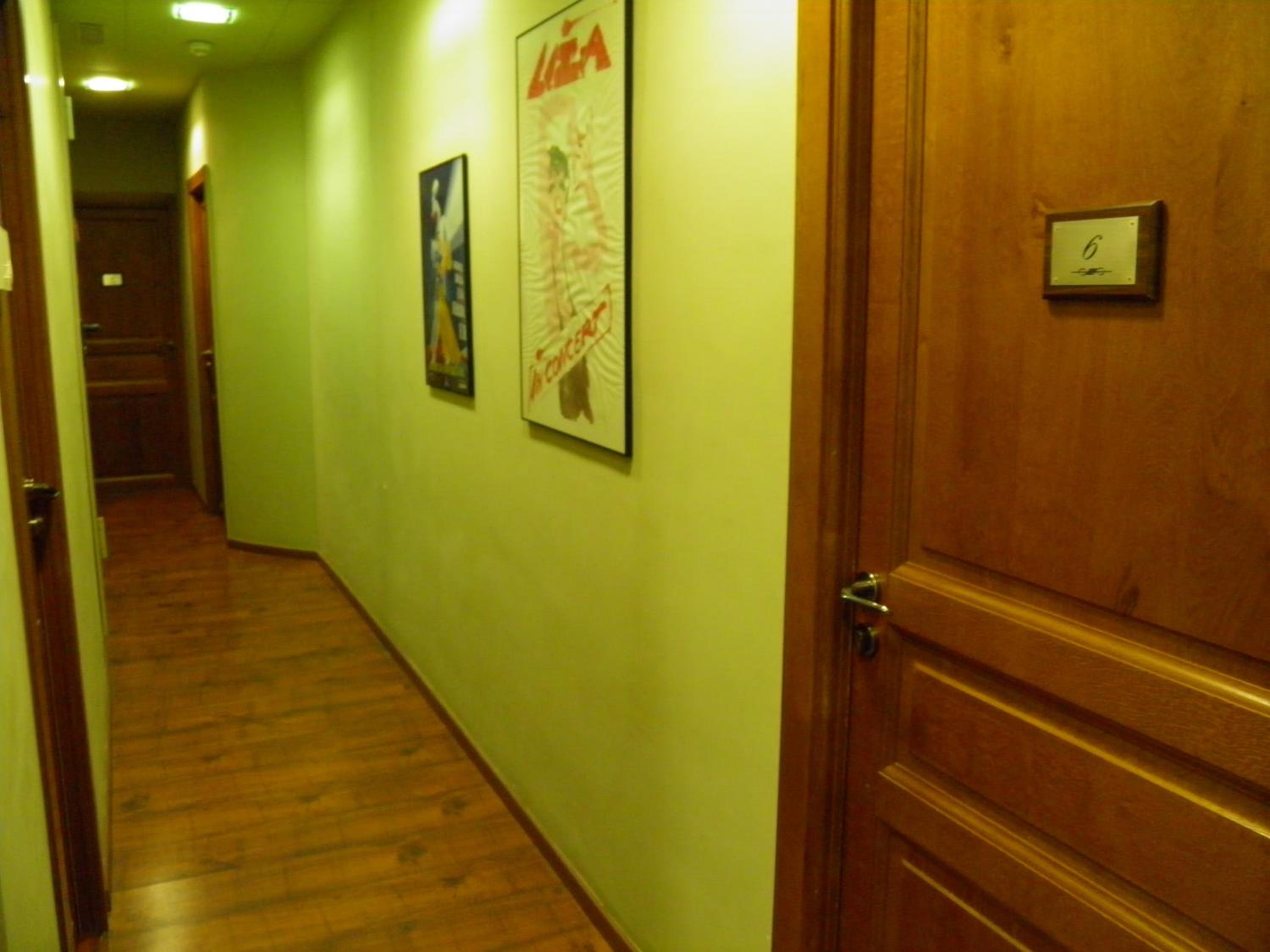 Single Room photo 3