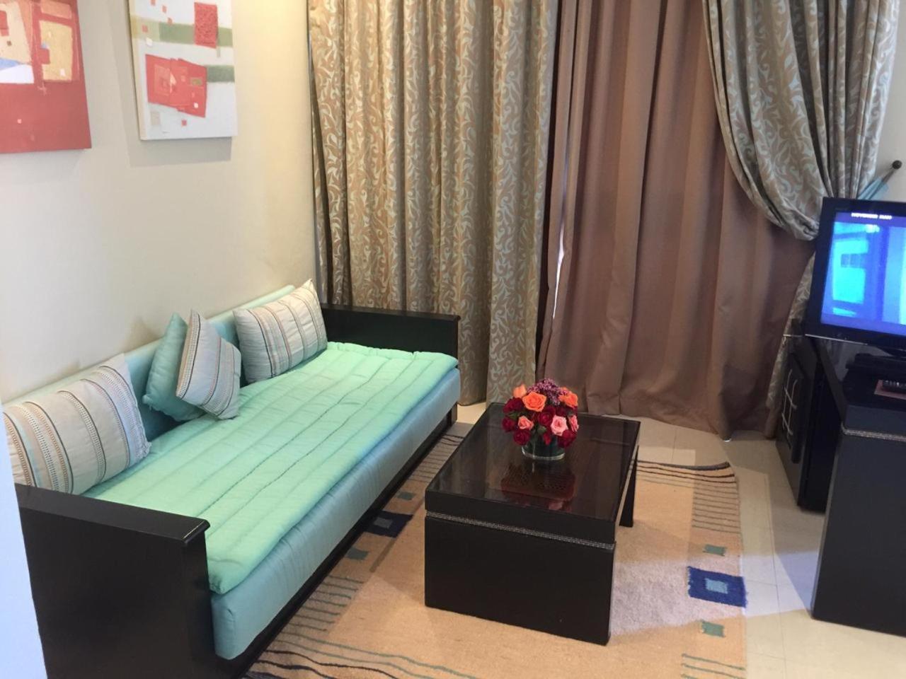 Family Room (2 Adults + 2 Children)