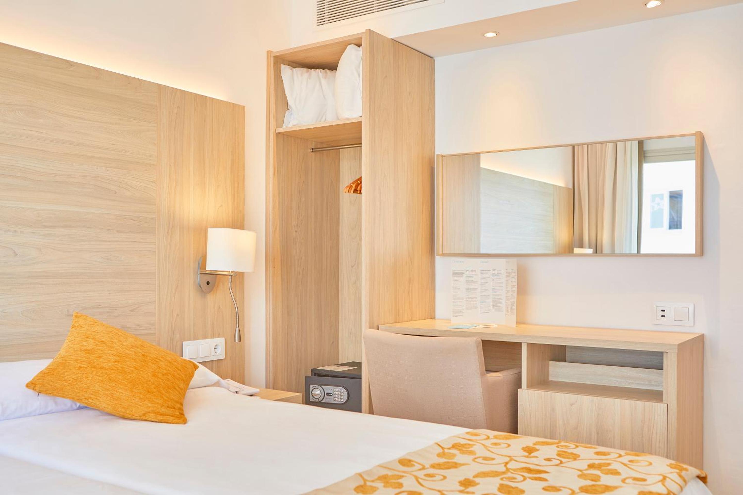 Double Room Side Sea View photo 3