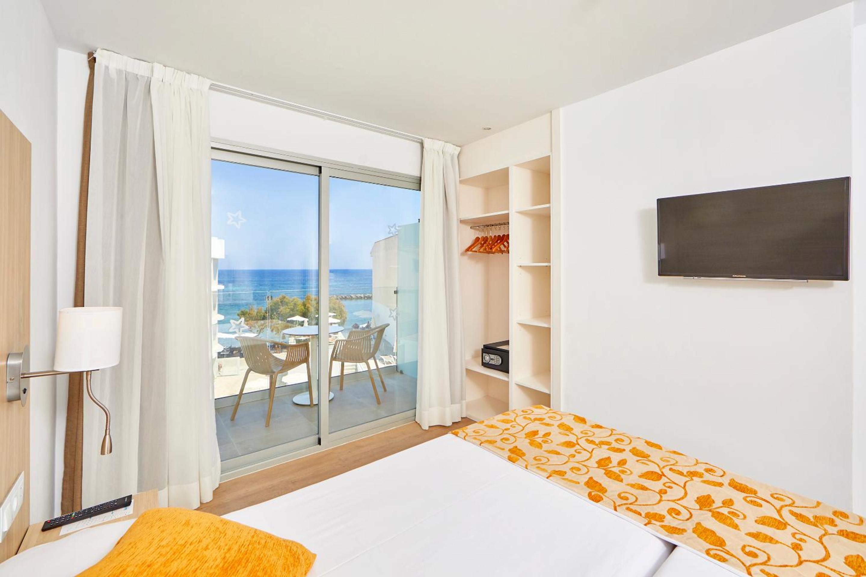 Double Room Front Sea View photo 3