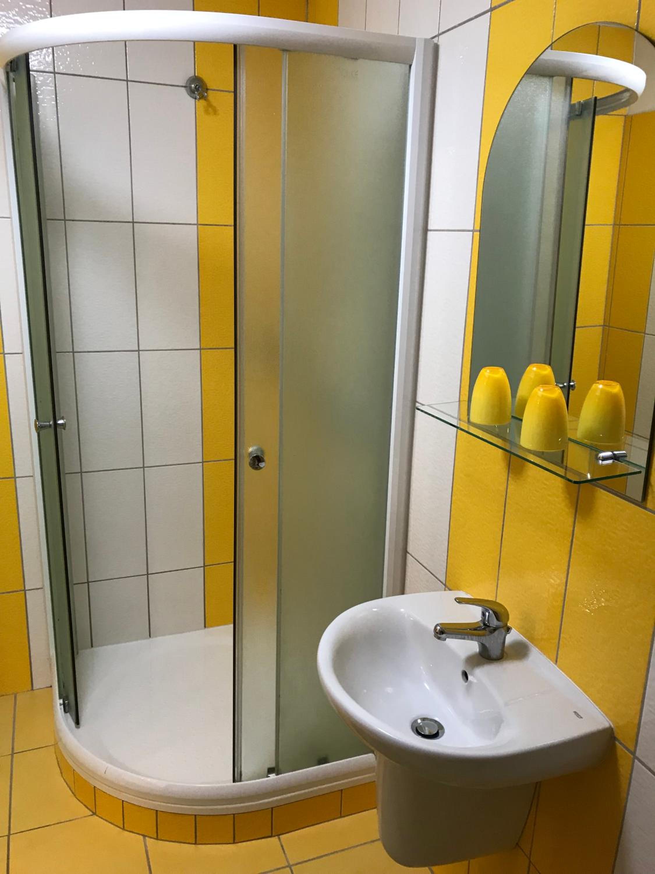Double Room - Photo 8