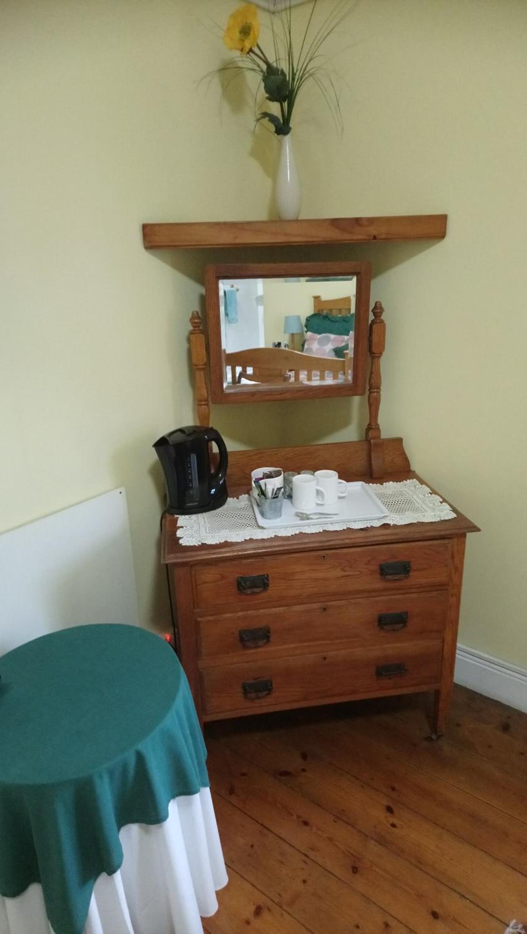 Double Room with Private Bathroom - Photo 4