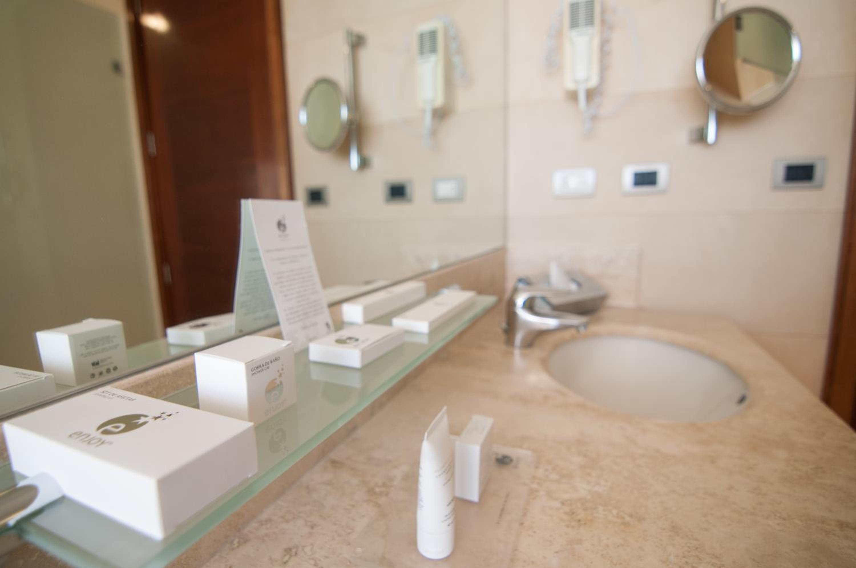 Presidential King Suite - Non-Smoking photo 2