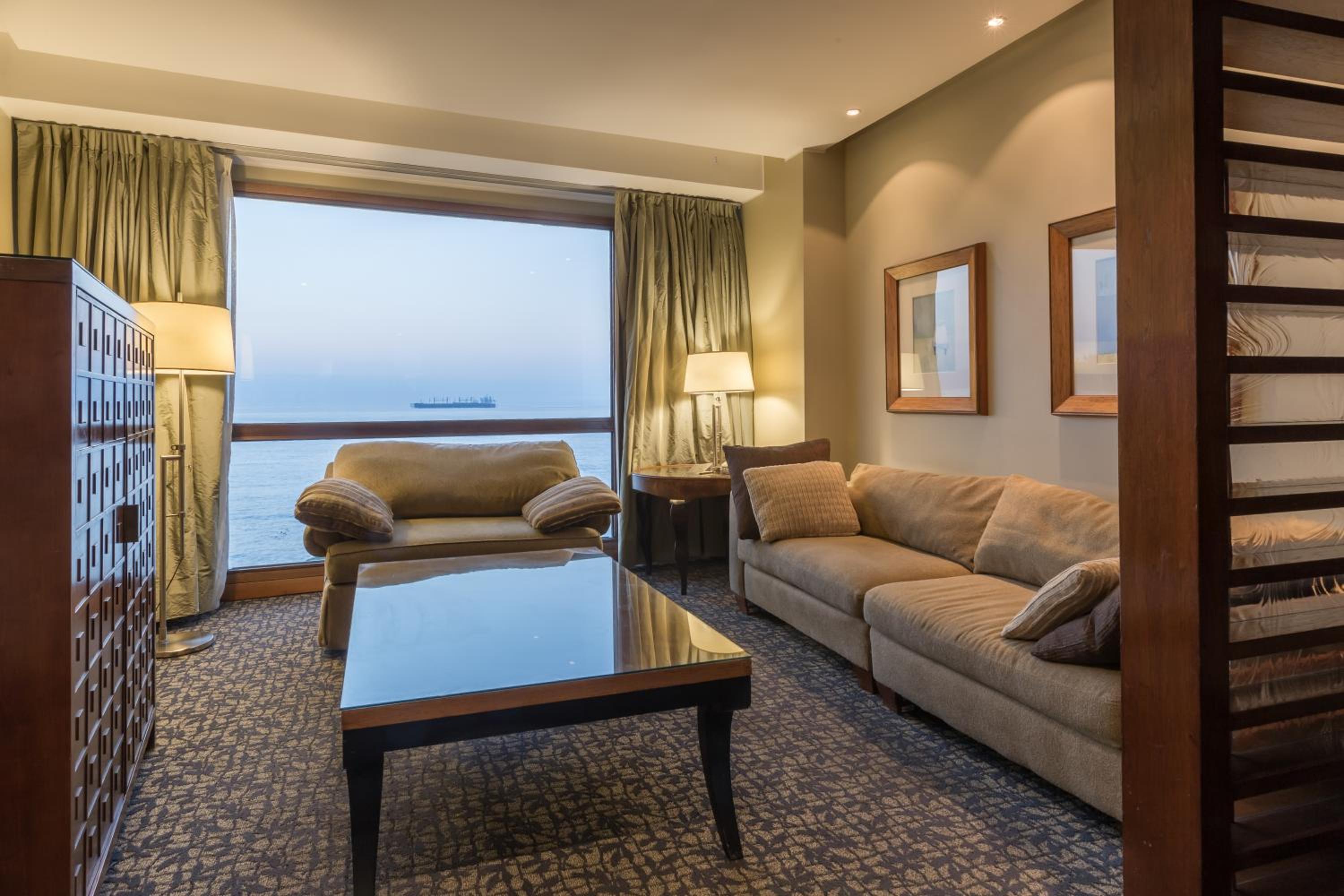 Presidential King Suite - Non-Smoking photo 3
