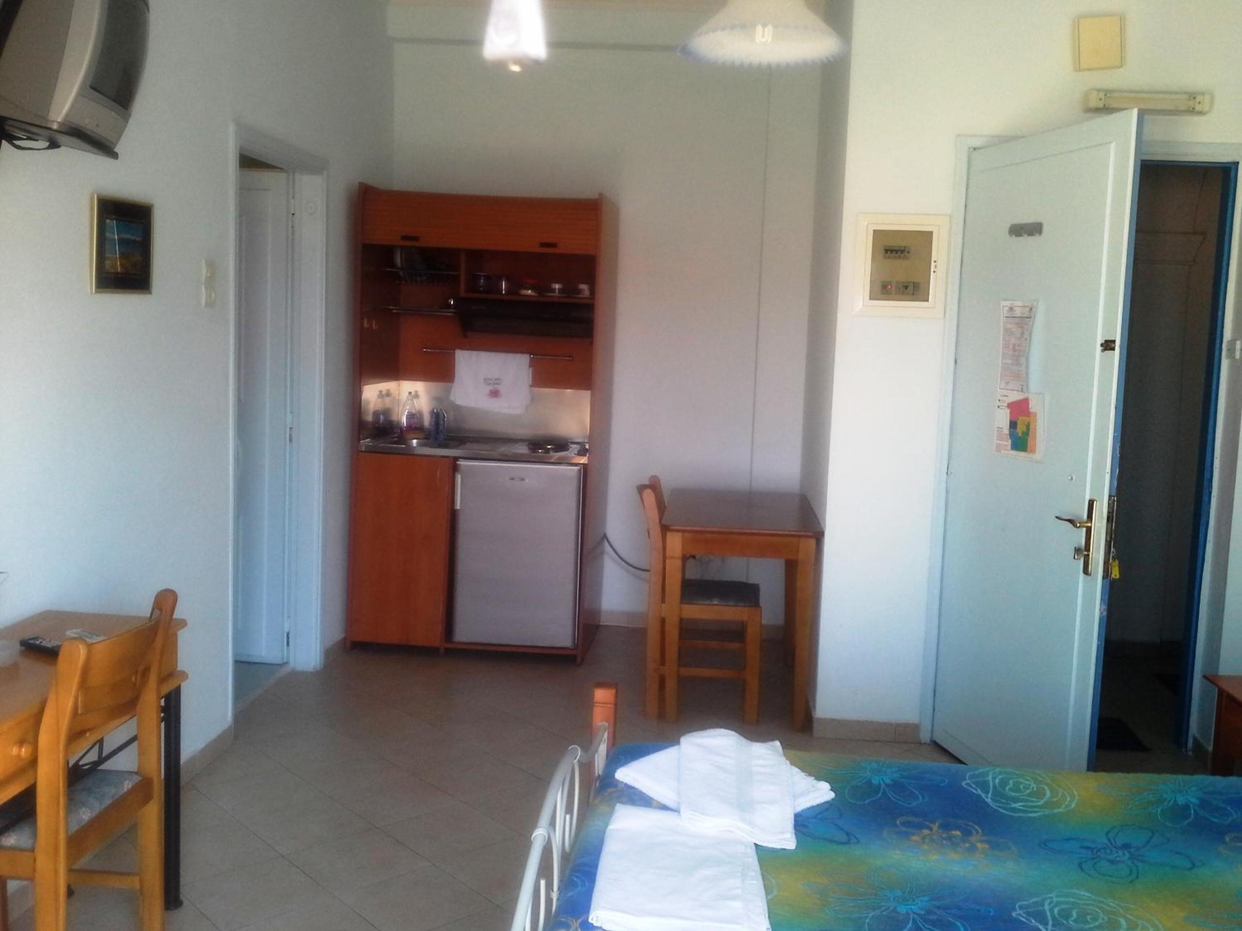 Studio (2 Adults) - Photo 19