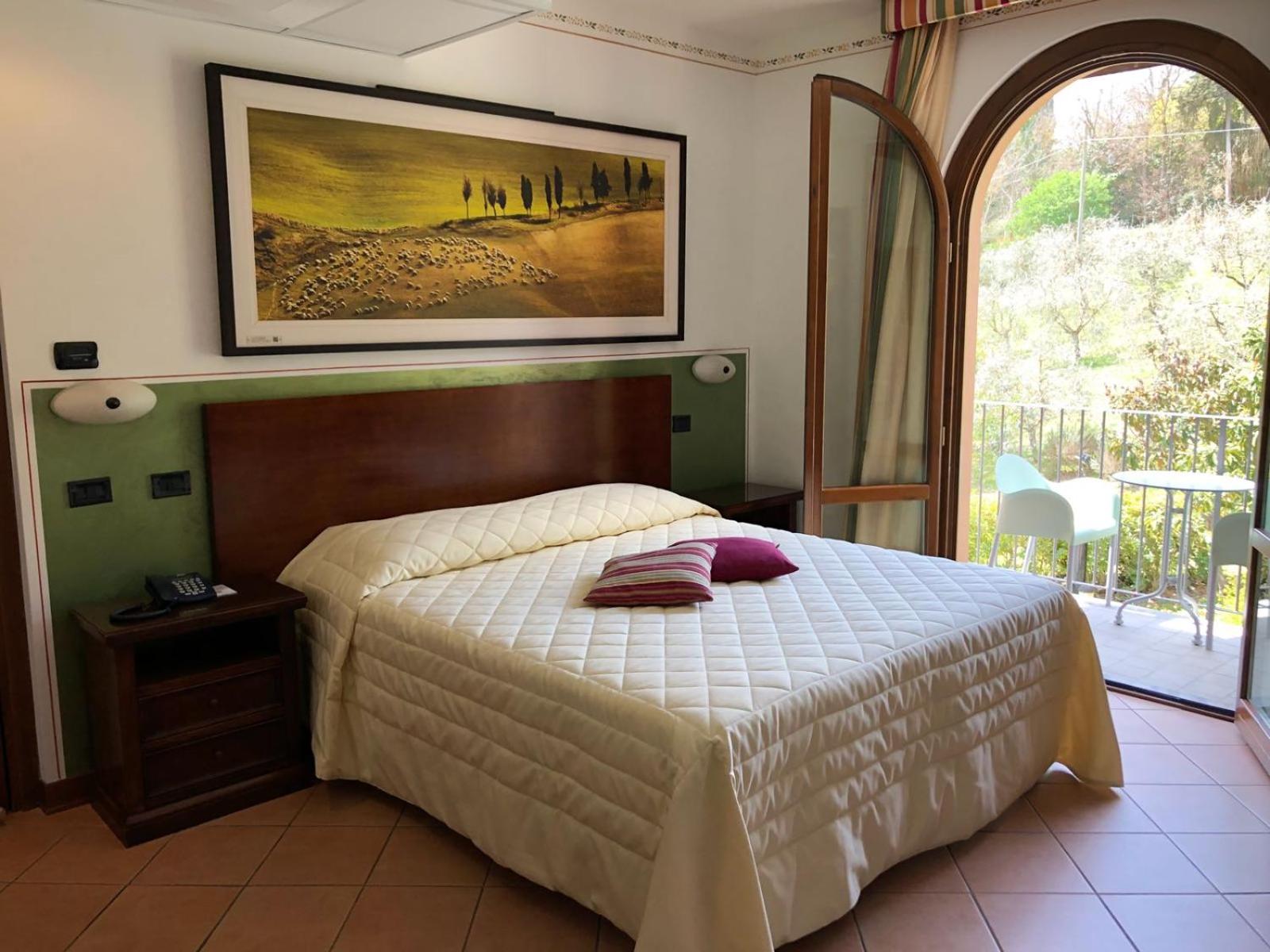 Double Room - Photo 5