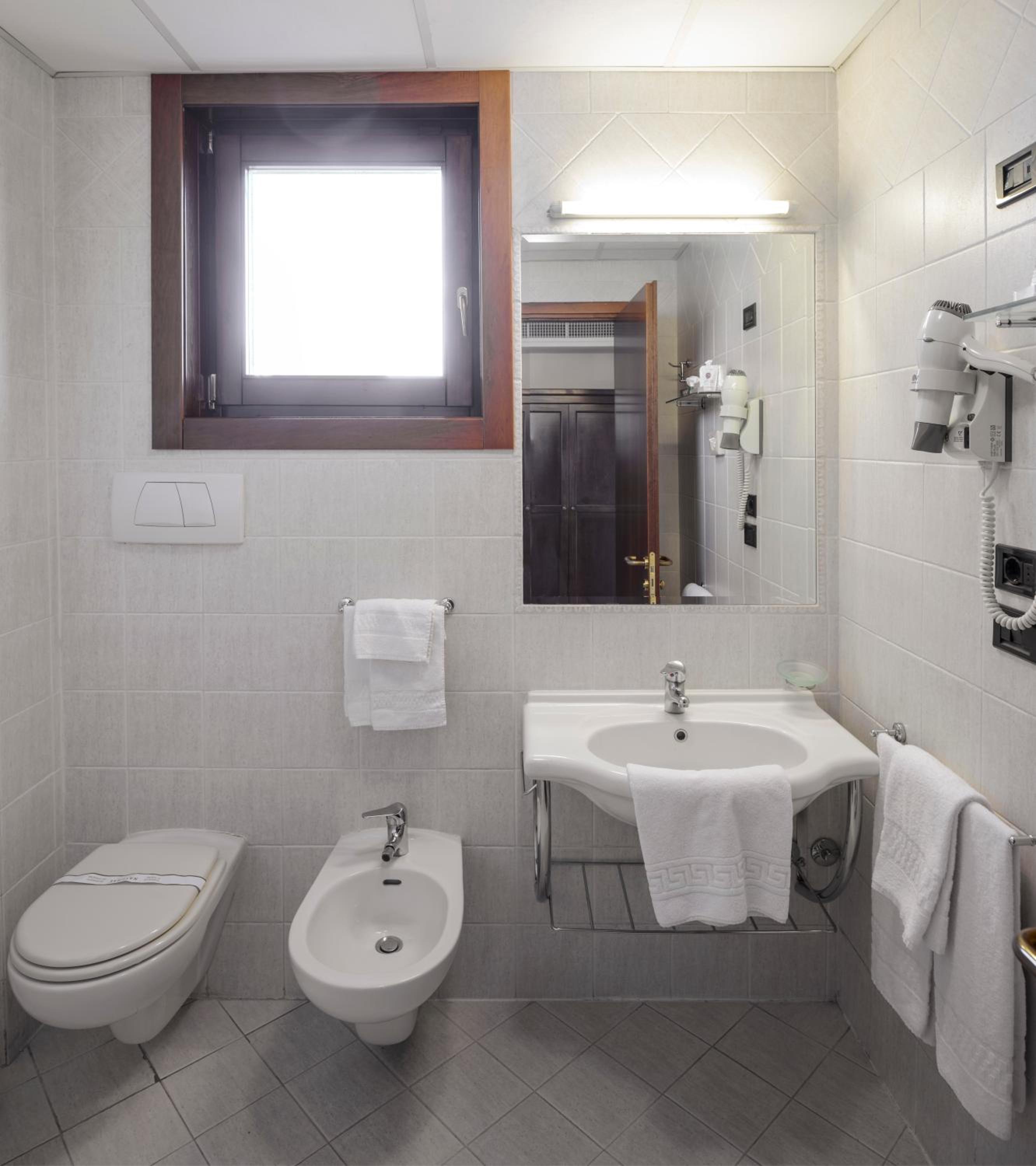 Triple Room - Photo 7
