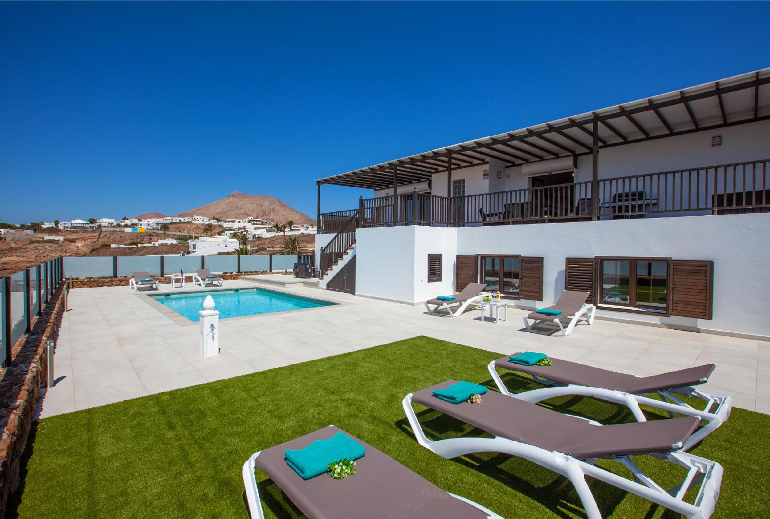 Villa With Private Pool photo 2