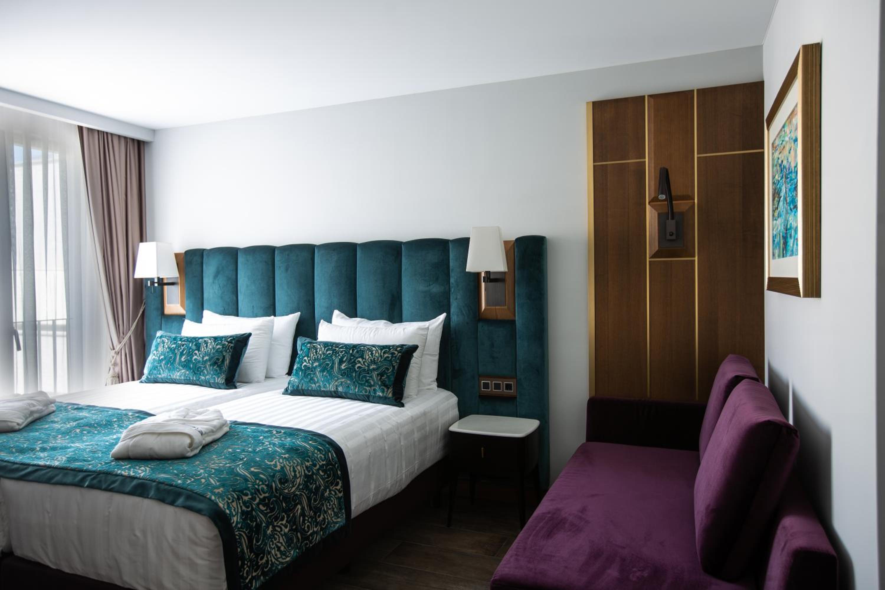 Standard Double or Twin Room - Photo 5