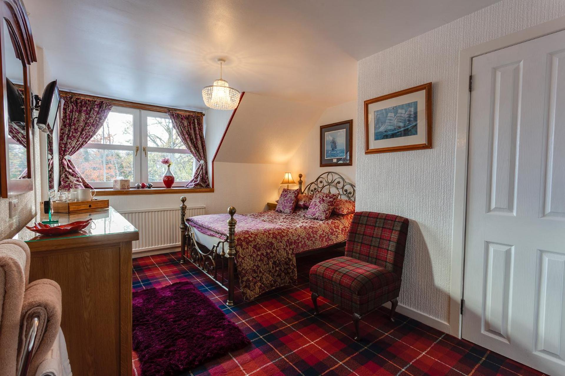 Deluxe Double Room with Shower - Photo 4