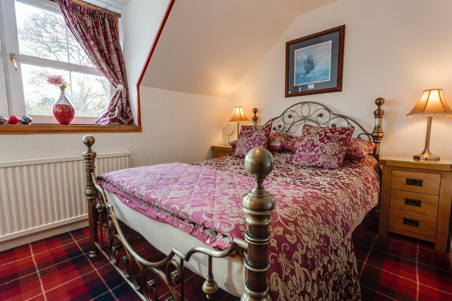 Deluxe Double Room with Shower - Photo 3